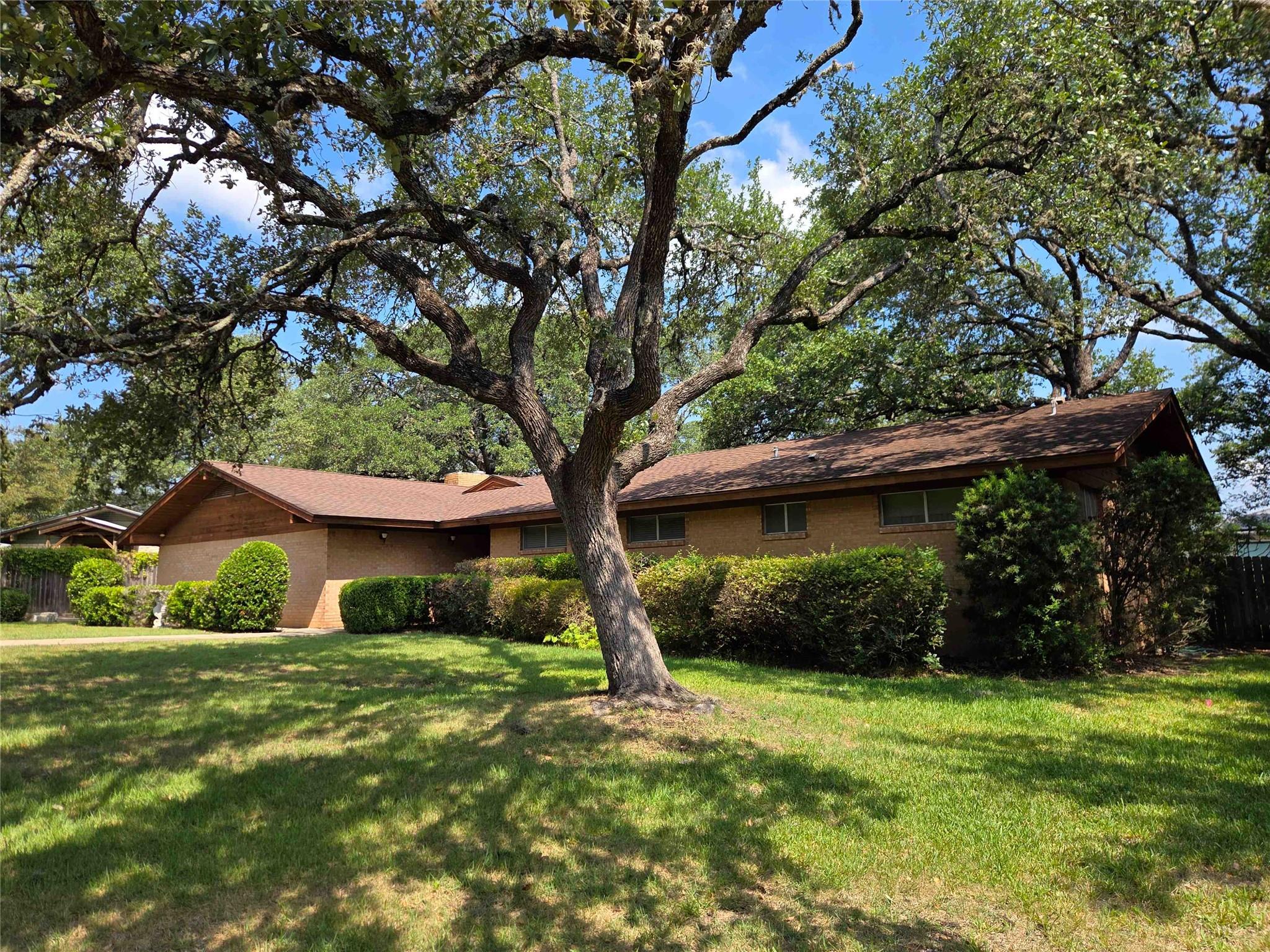 402 Honeycomb Rdg, Austin, TX 78746