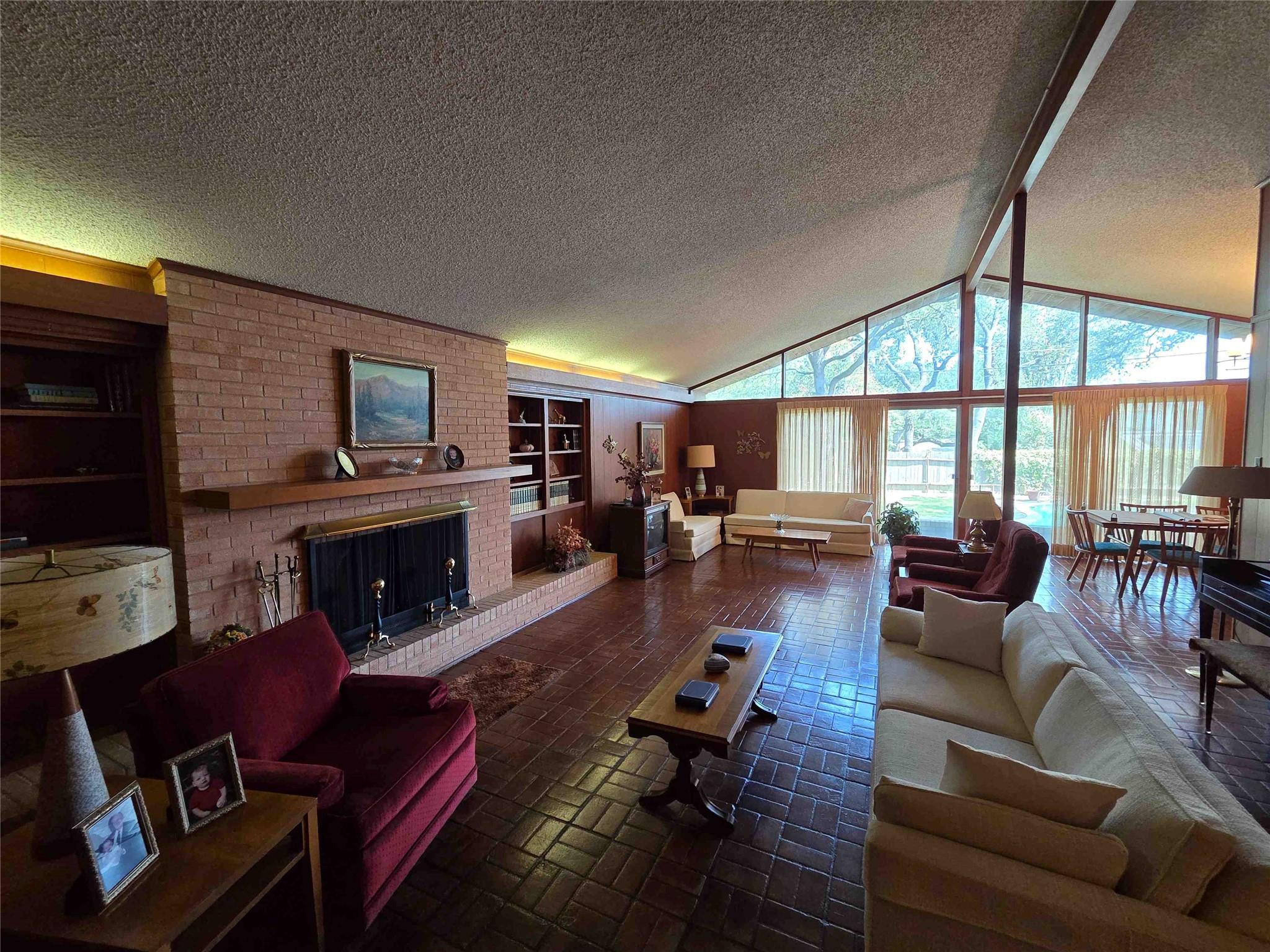 402 Honeycomb Rdg, Austin, TX 78746