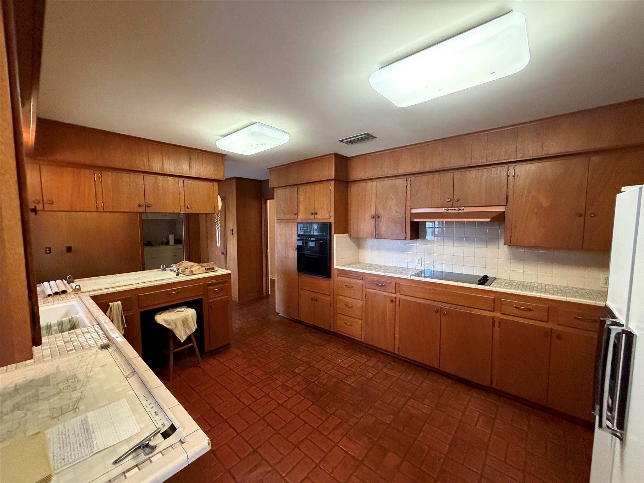 402 Honeycomb Rdg, Austin, TX 78746