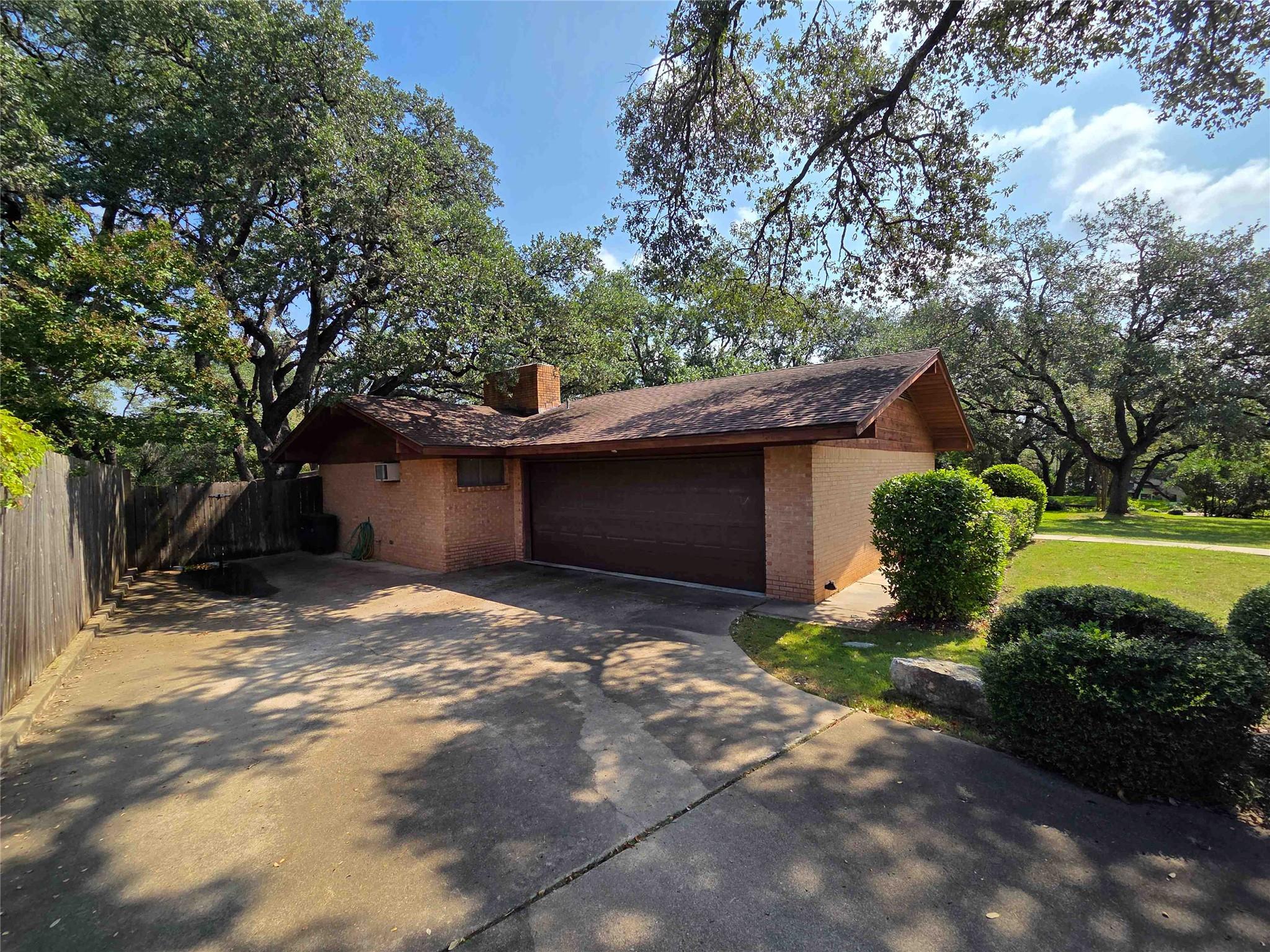402 Honeycomb Rdg, Austin, TX 78746