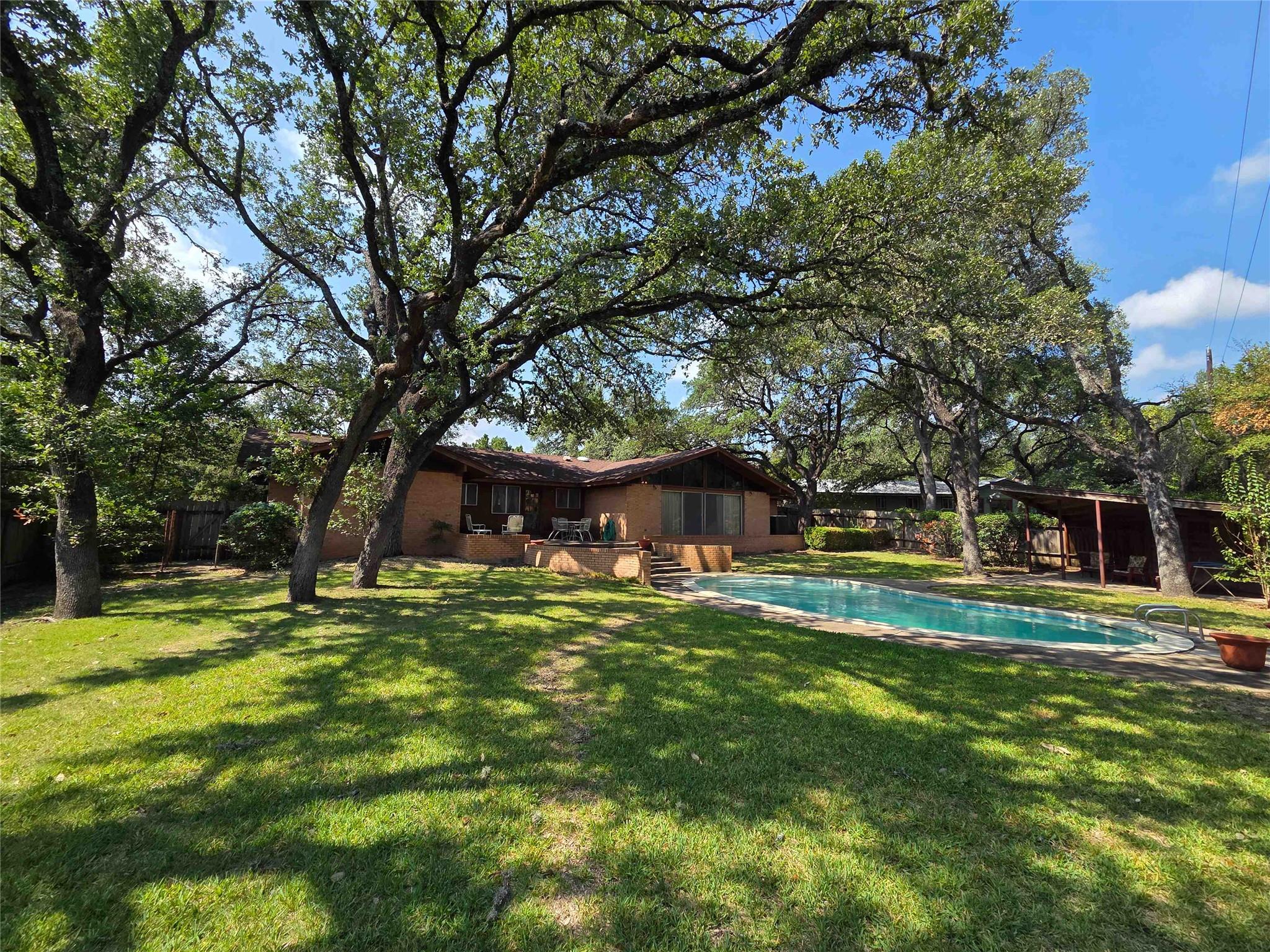 402 Honeycomb Rdg, Austin, TX 78746