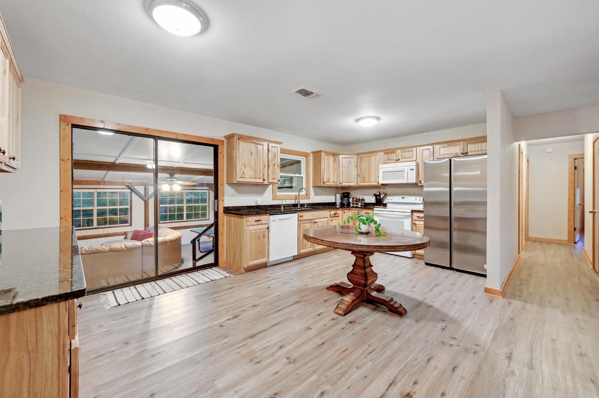 400 Cypress Creek Ln, Wimberley, TX 78676