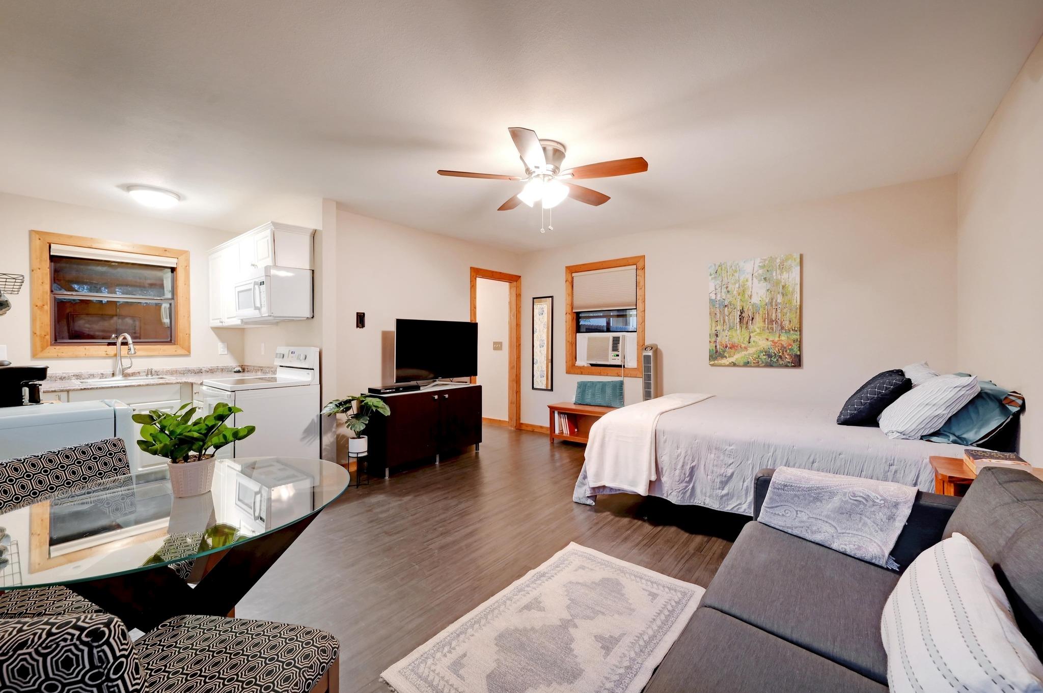 400 Cypress Creek Ln, Wimberley, TX 78676