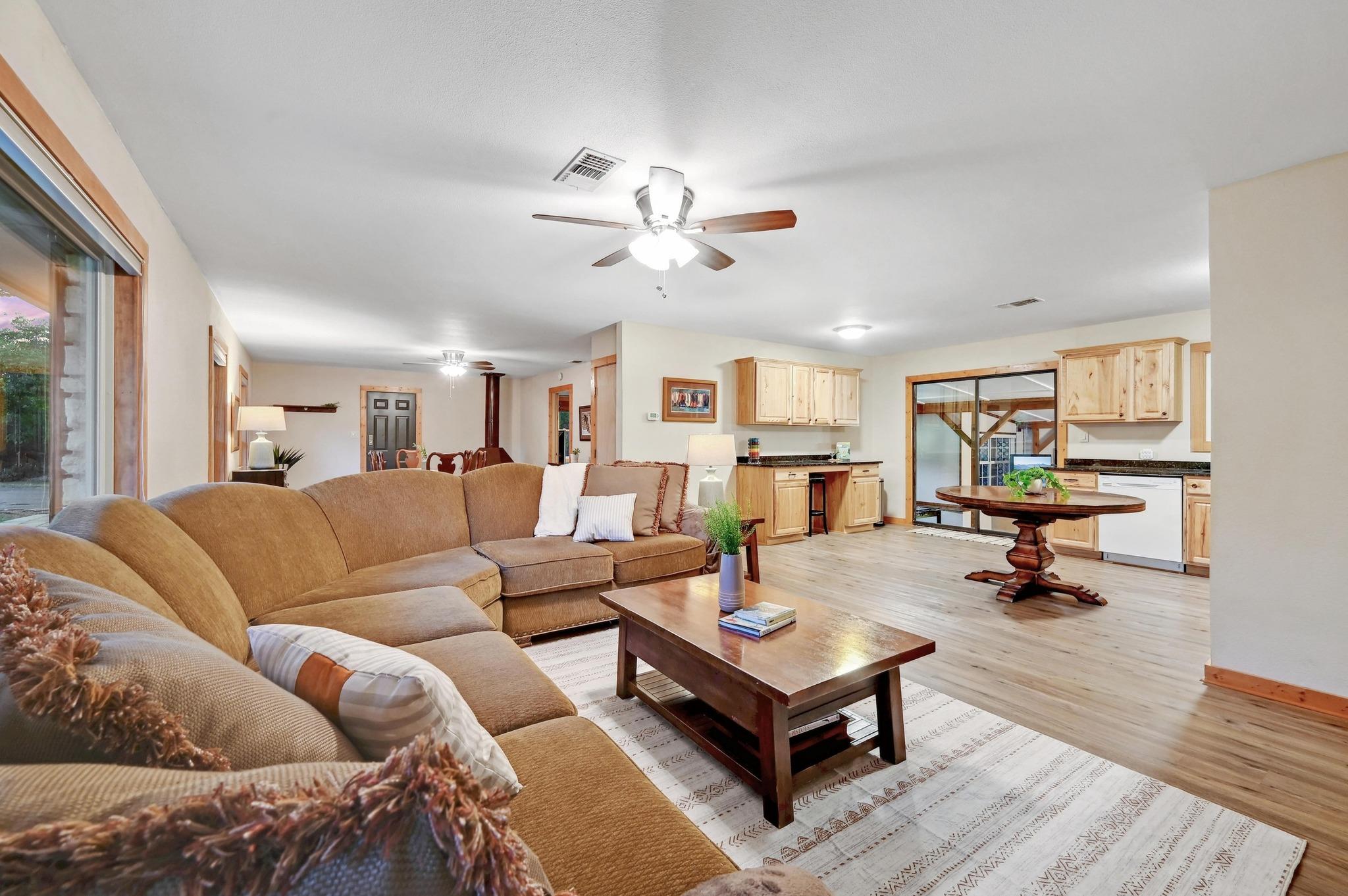 400 Cypress Creek Ln, Wimberley, TX 78676