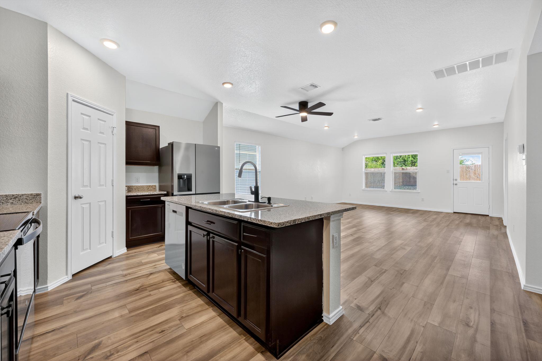 596 Wyatt Way, Jarrell, TX 76537