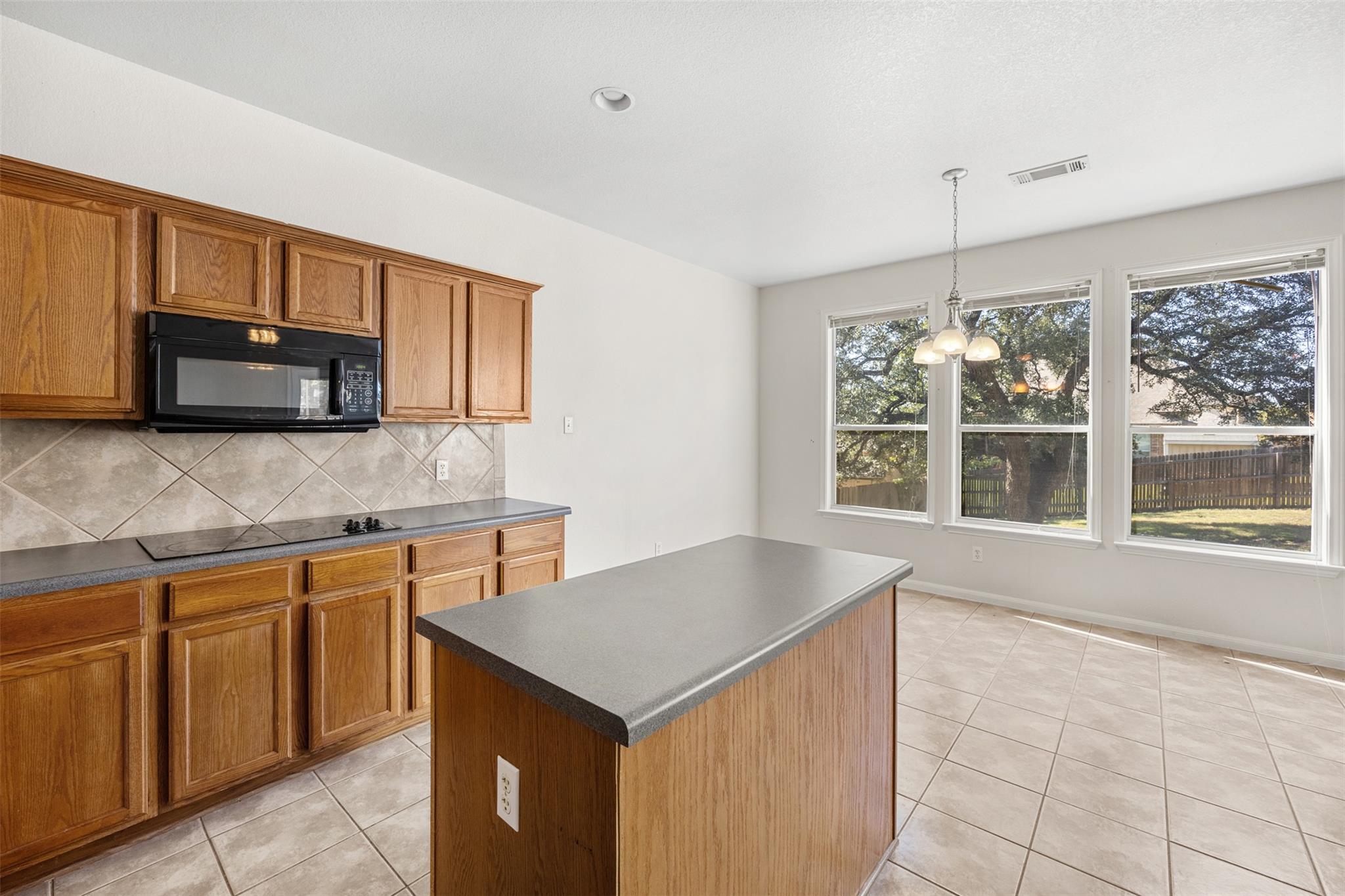 6913 Aquamarine Dr, Killeen, TX 76542