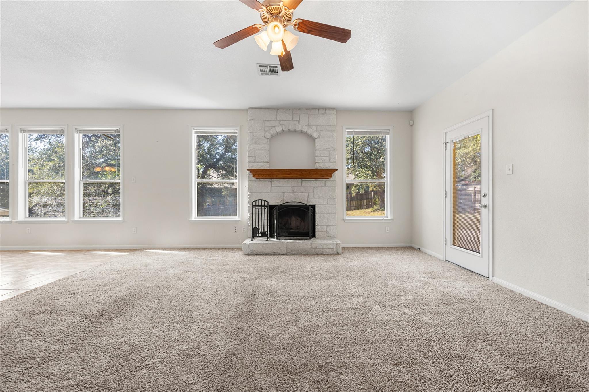 6913 Aquamarine Dr, Killeen, TX 76542