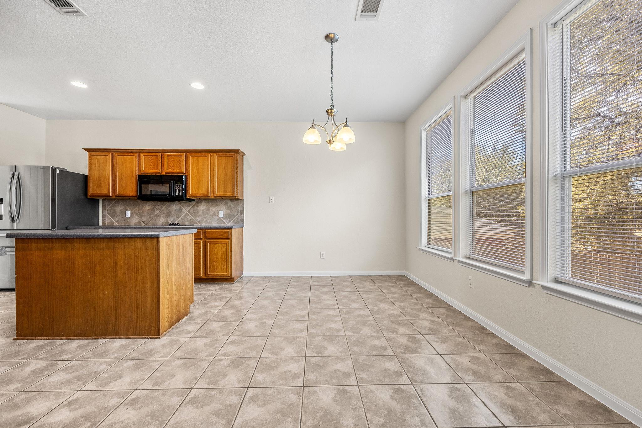 6913 Aquamarine Dr, Killeen, TX 76542