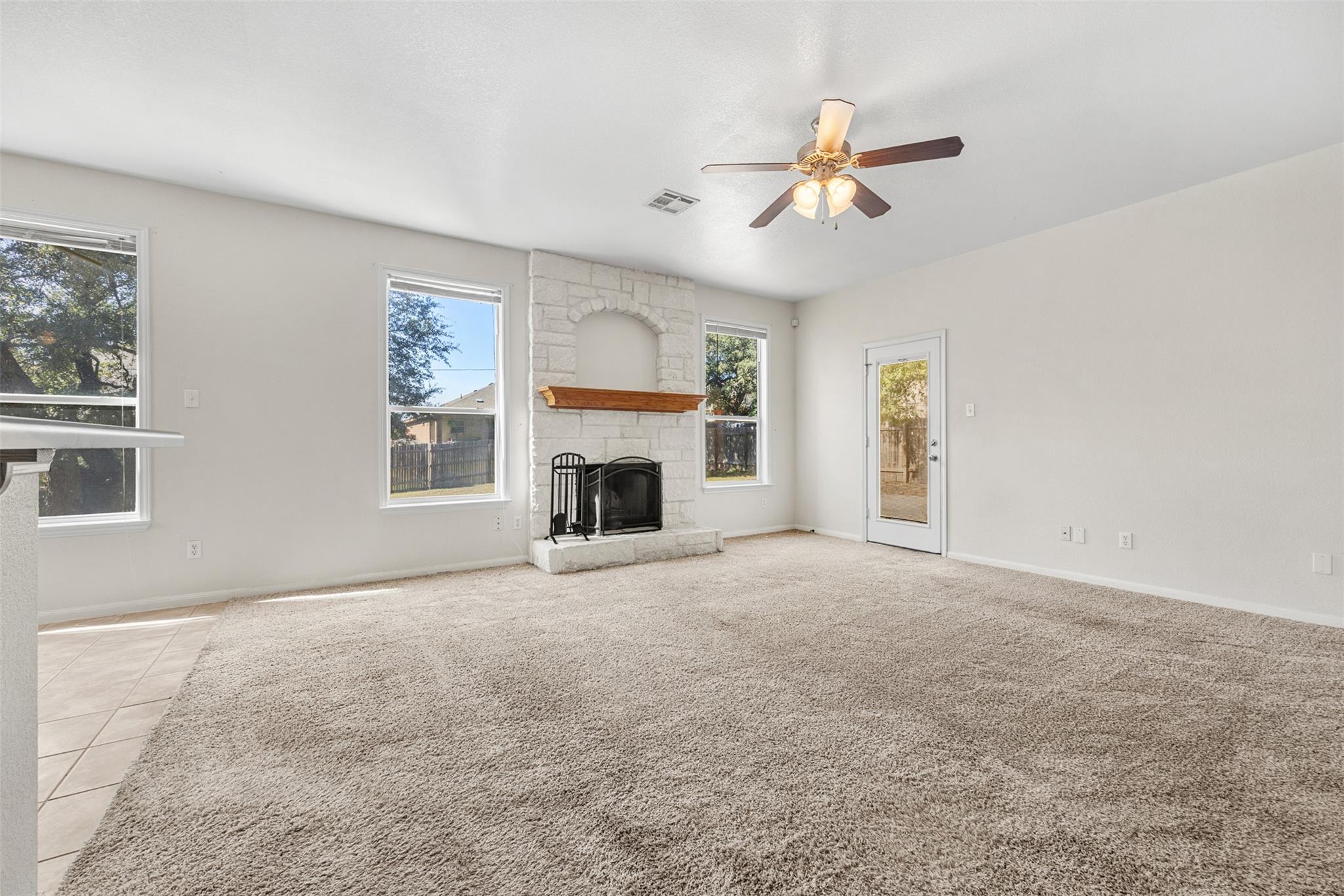 6913 Aquamarine Dr, Killeen, TX 76542