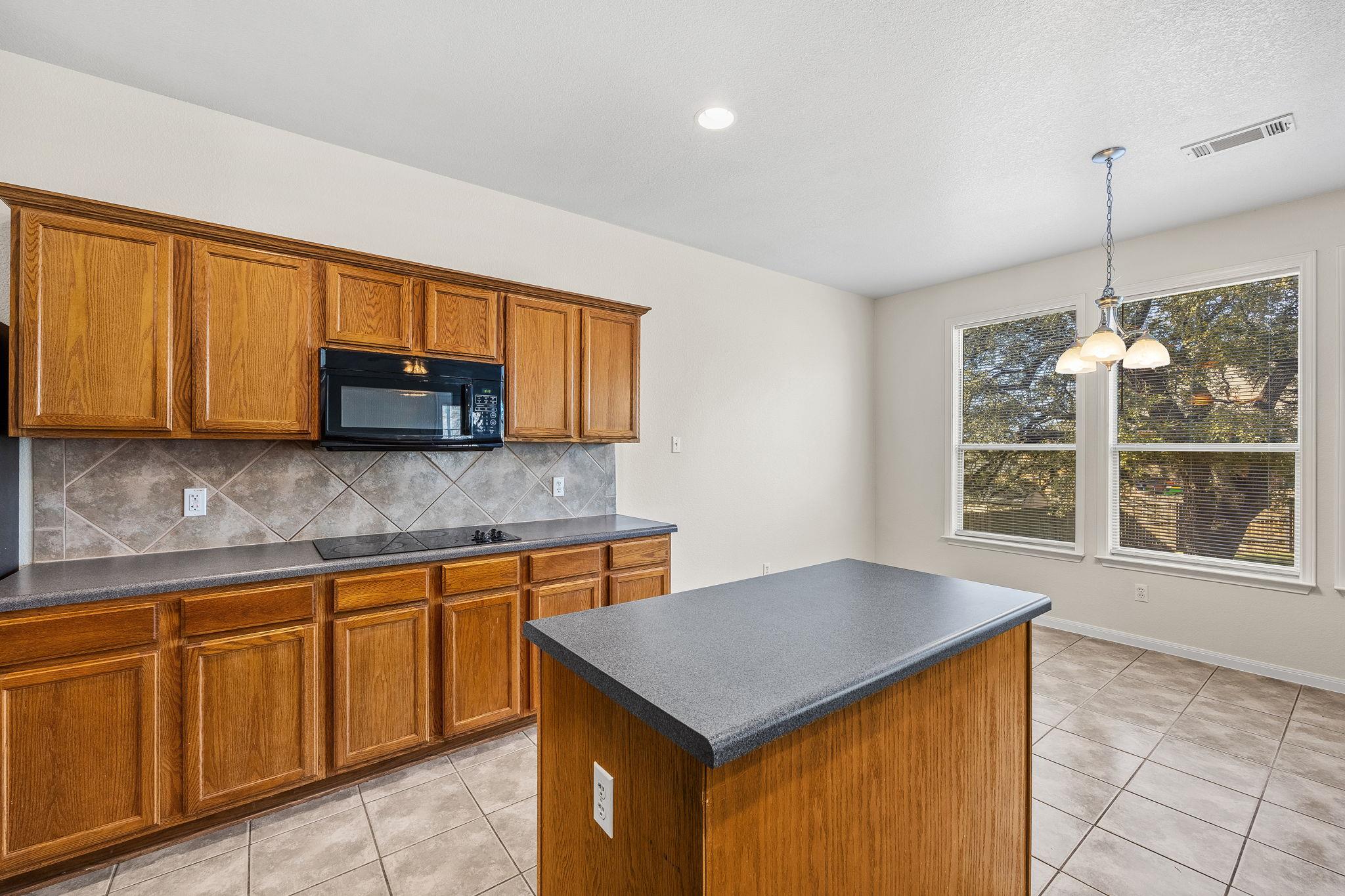 6913 Aquamarine Dr, Killeen, TX 76542