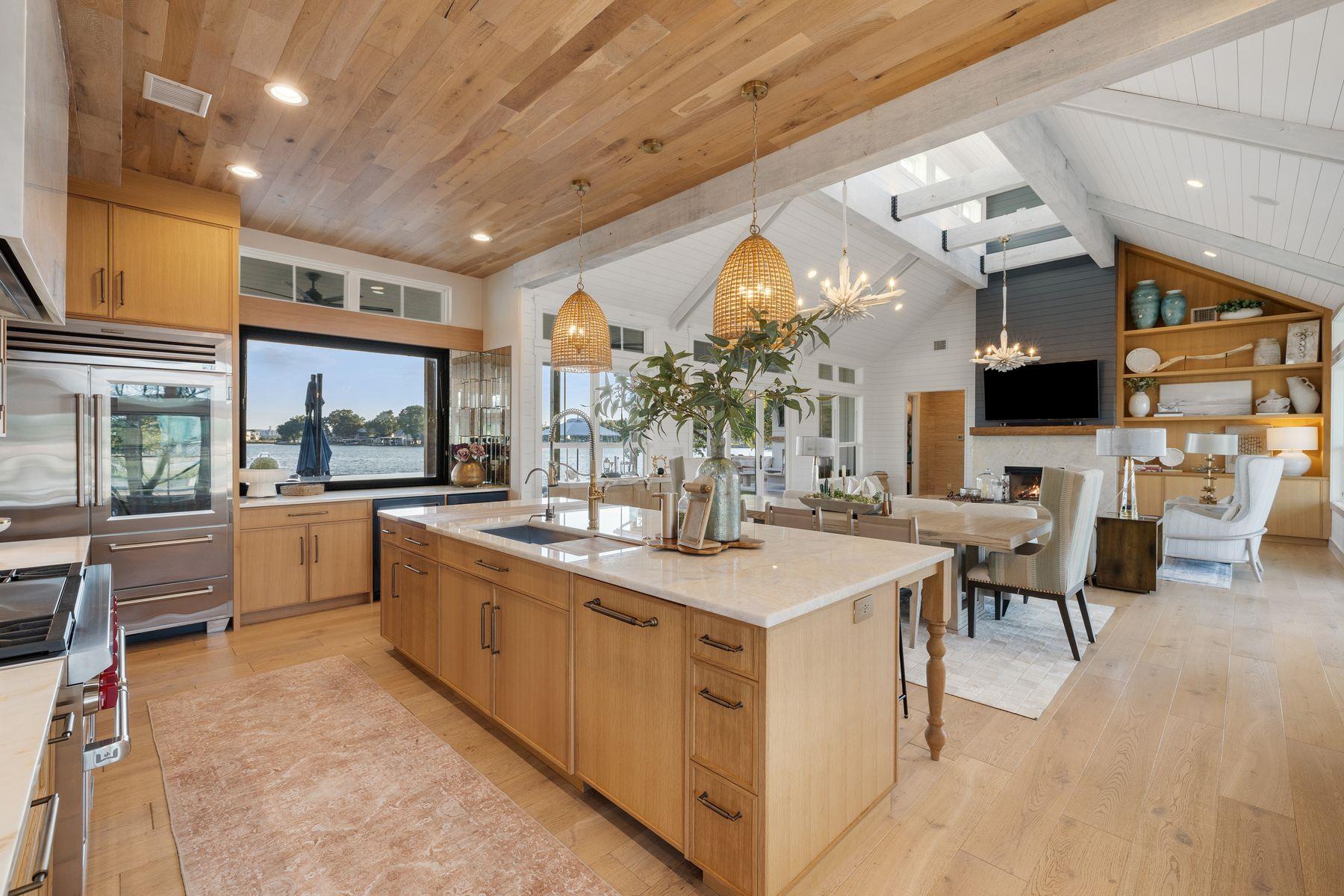 703 Woodland Hills Dr, Granite Shoals, TX 78654