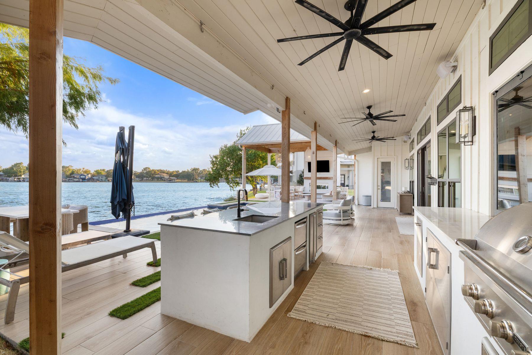 703 Woodland Hills Dr, Granite Shoals, TX 78654