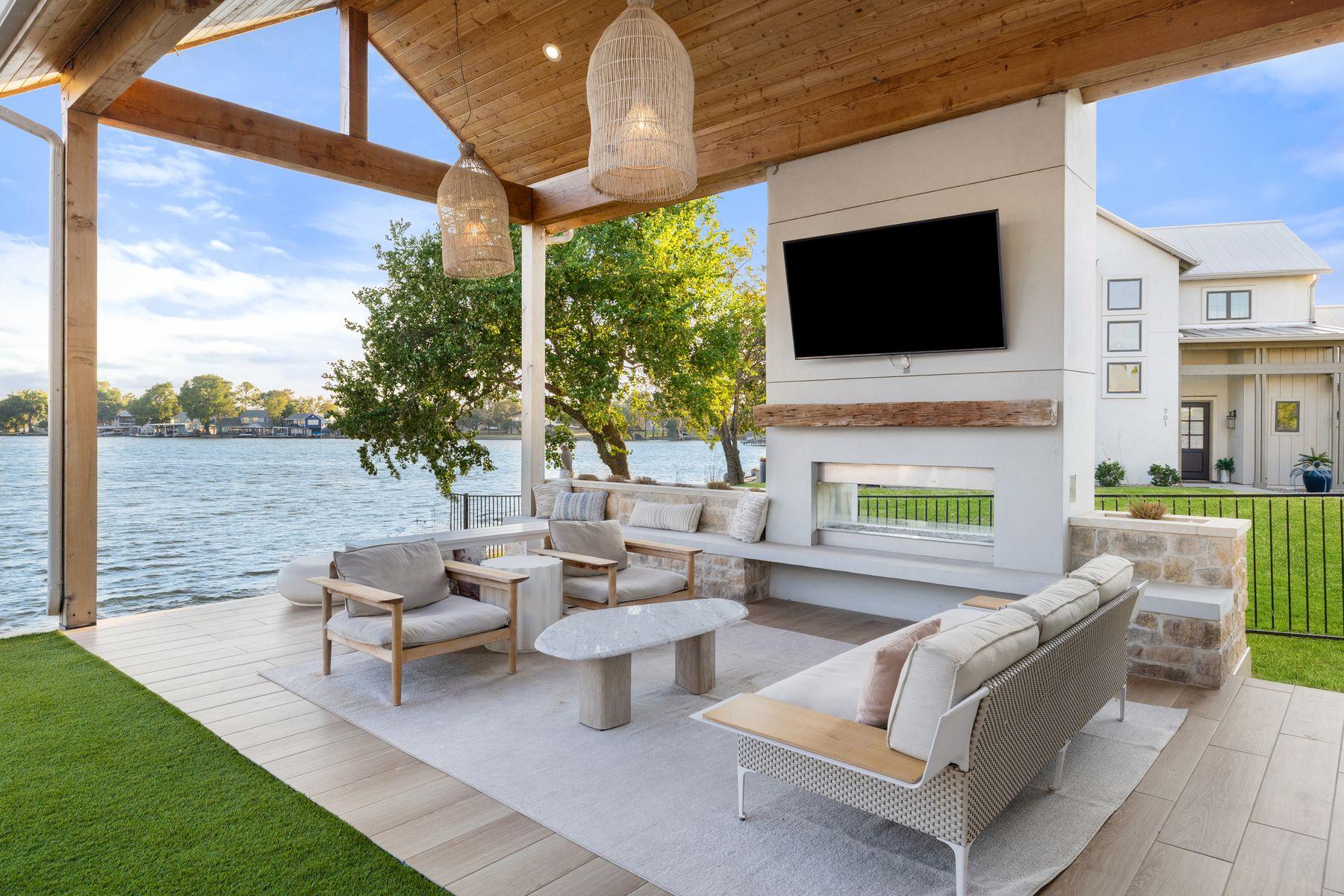 703 Woodland Hills Dr, Granite Shoals, TX 78654