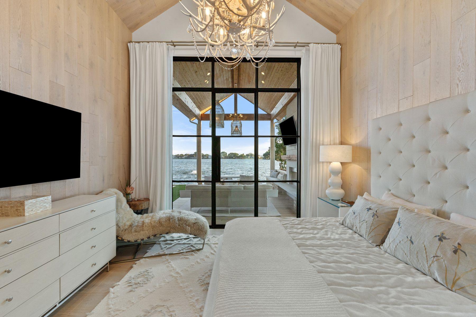 703 Woodland Hills Dr, Granite Shoals, TX 78654