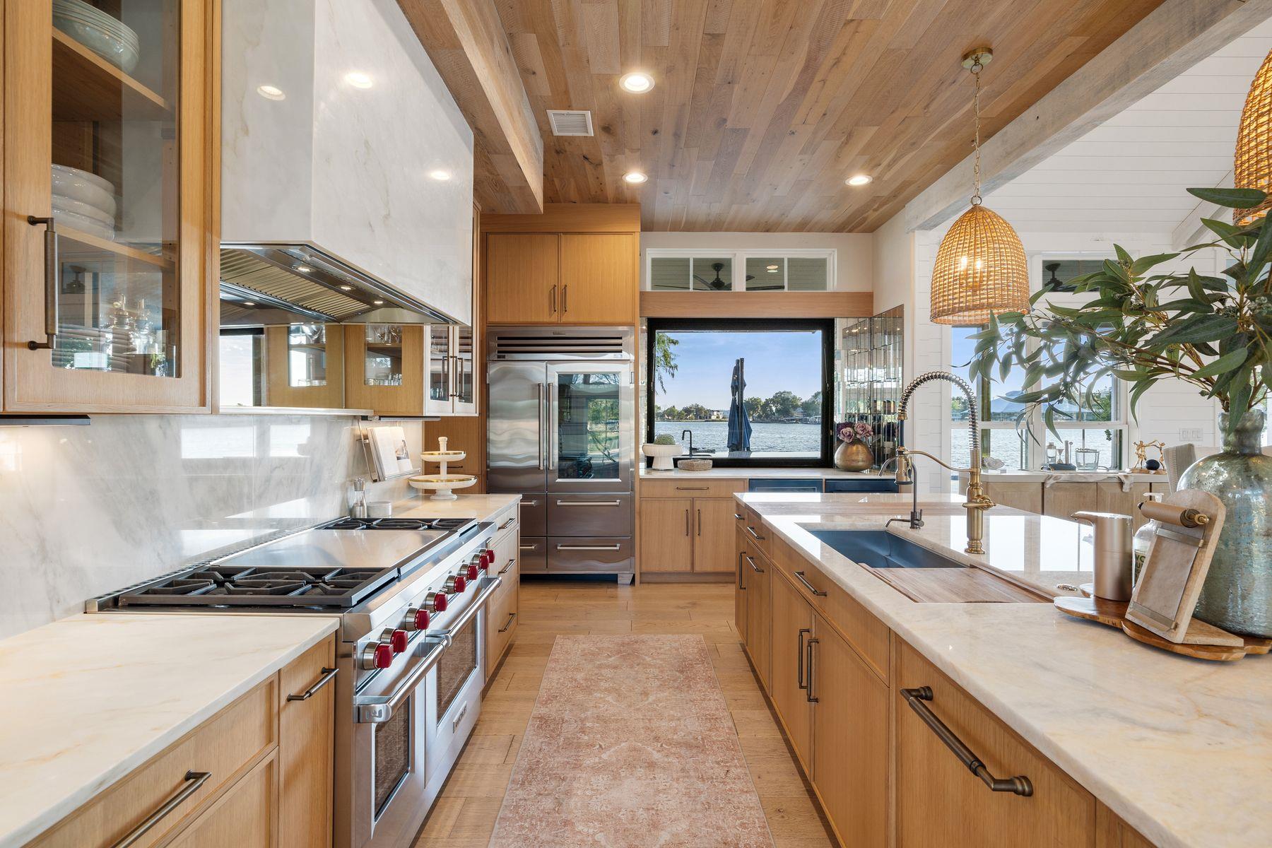 703 Woodland Hills Dr, Granite Shoals, TX 78654