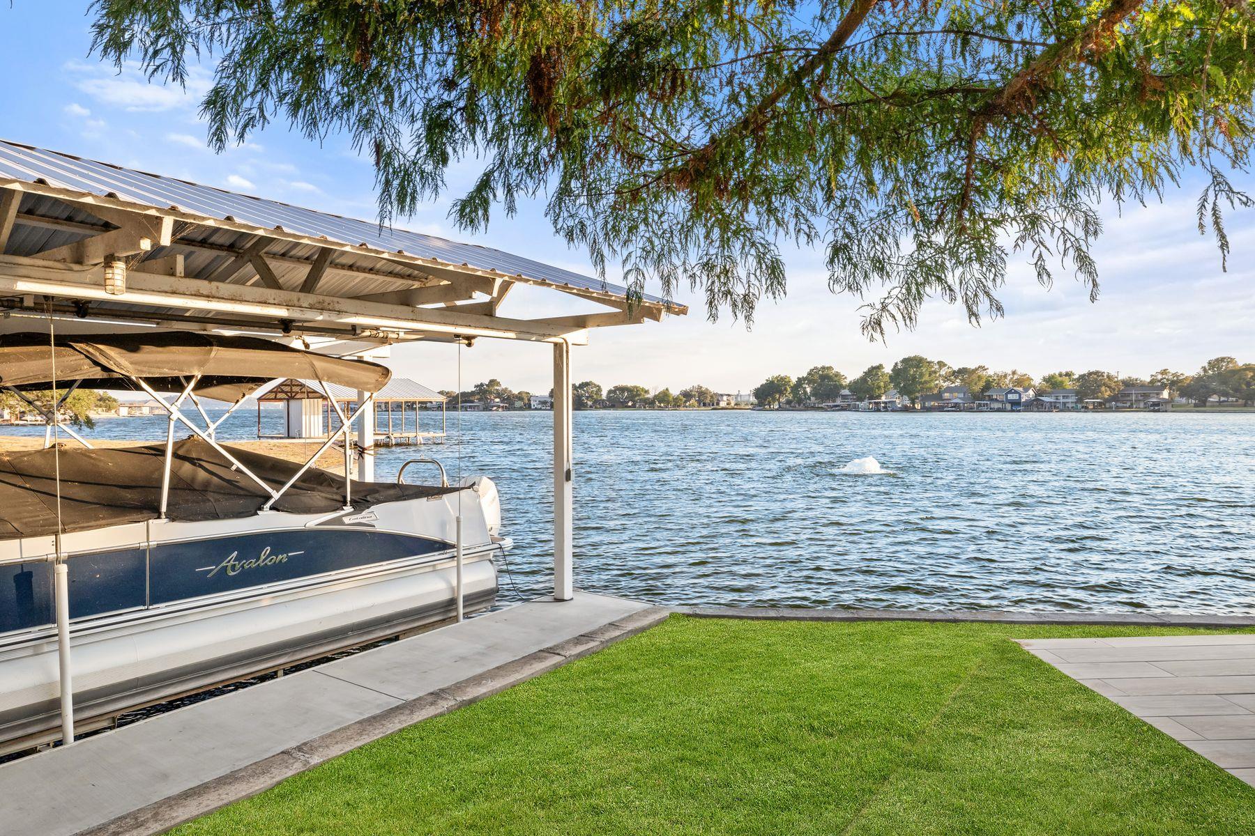 703 Woodland Hills Dr, Granite Shoals, TX 78654