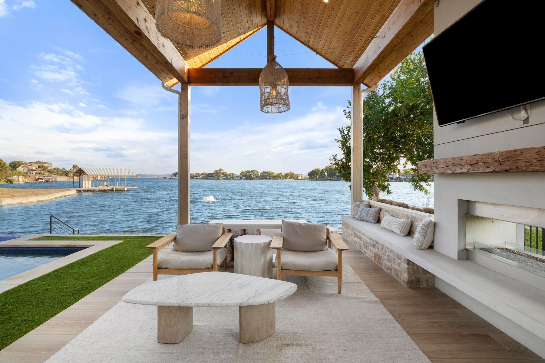 703 Woodland Hills Dr, Granite Shoals, TX 78654