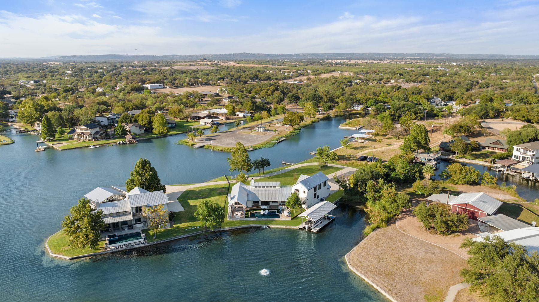 703 Woodland Hills Dr, Granite Shoals, TX 78654