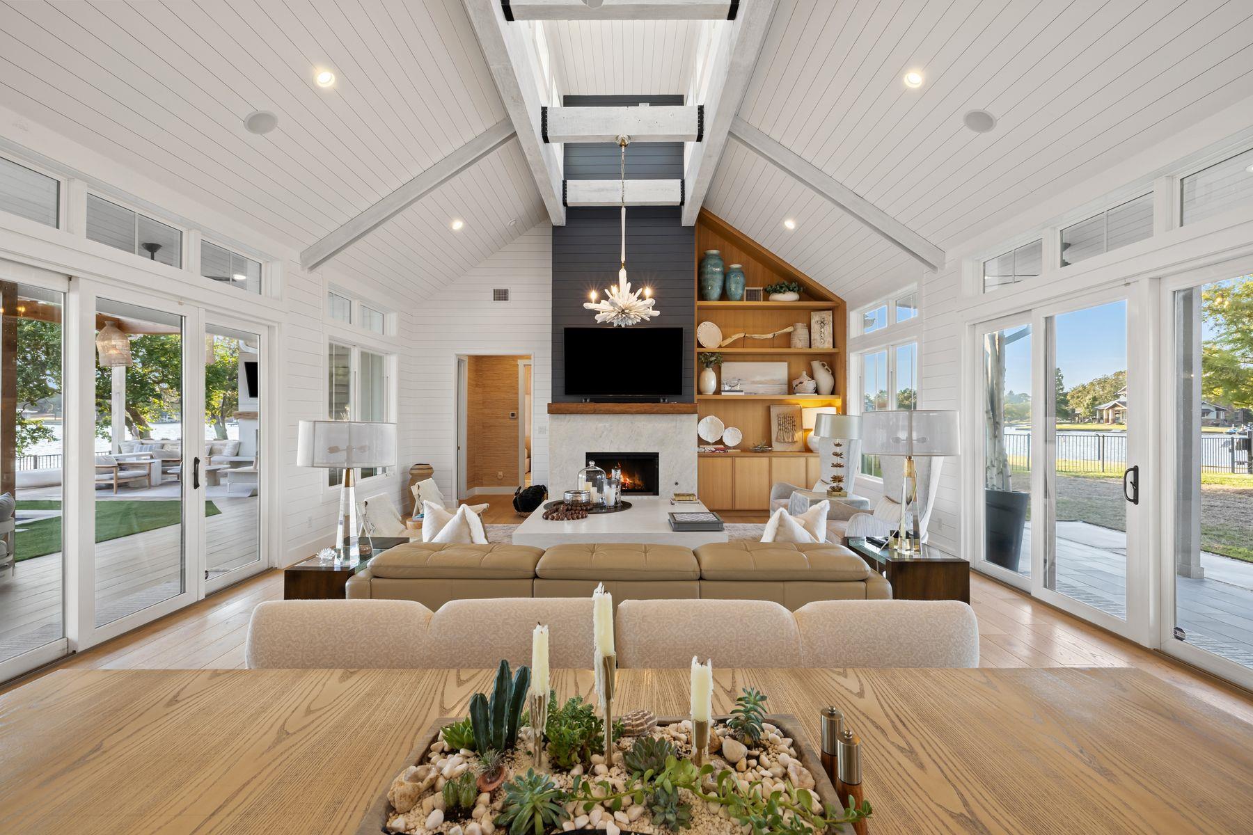 703 Woodland Hills Dr, Granite Shoals, TX 78654