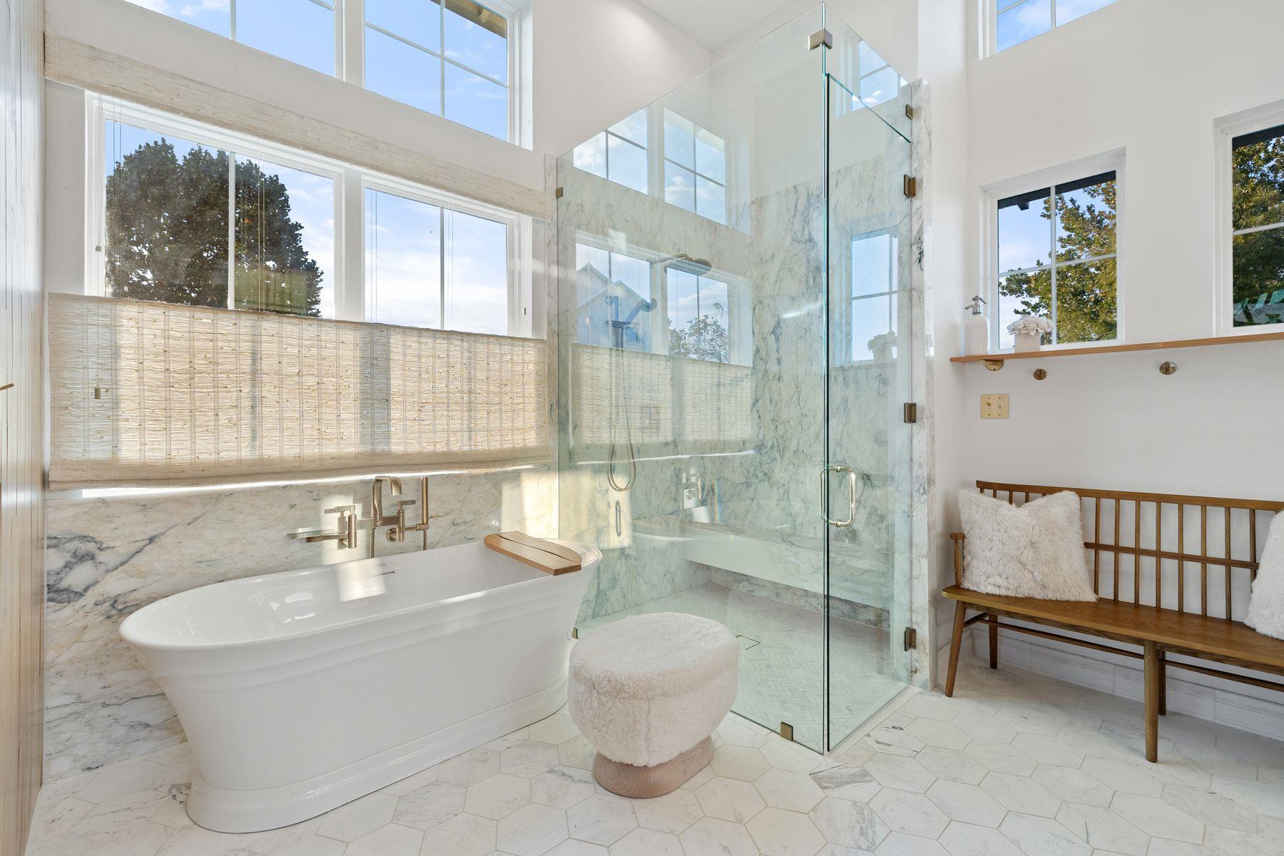 703 Woodland Hills Dr, Granite Shoals, TX 78654