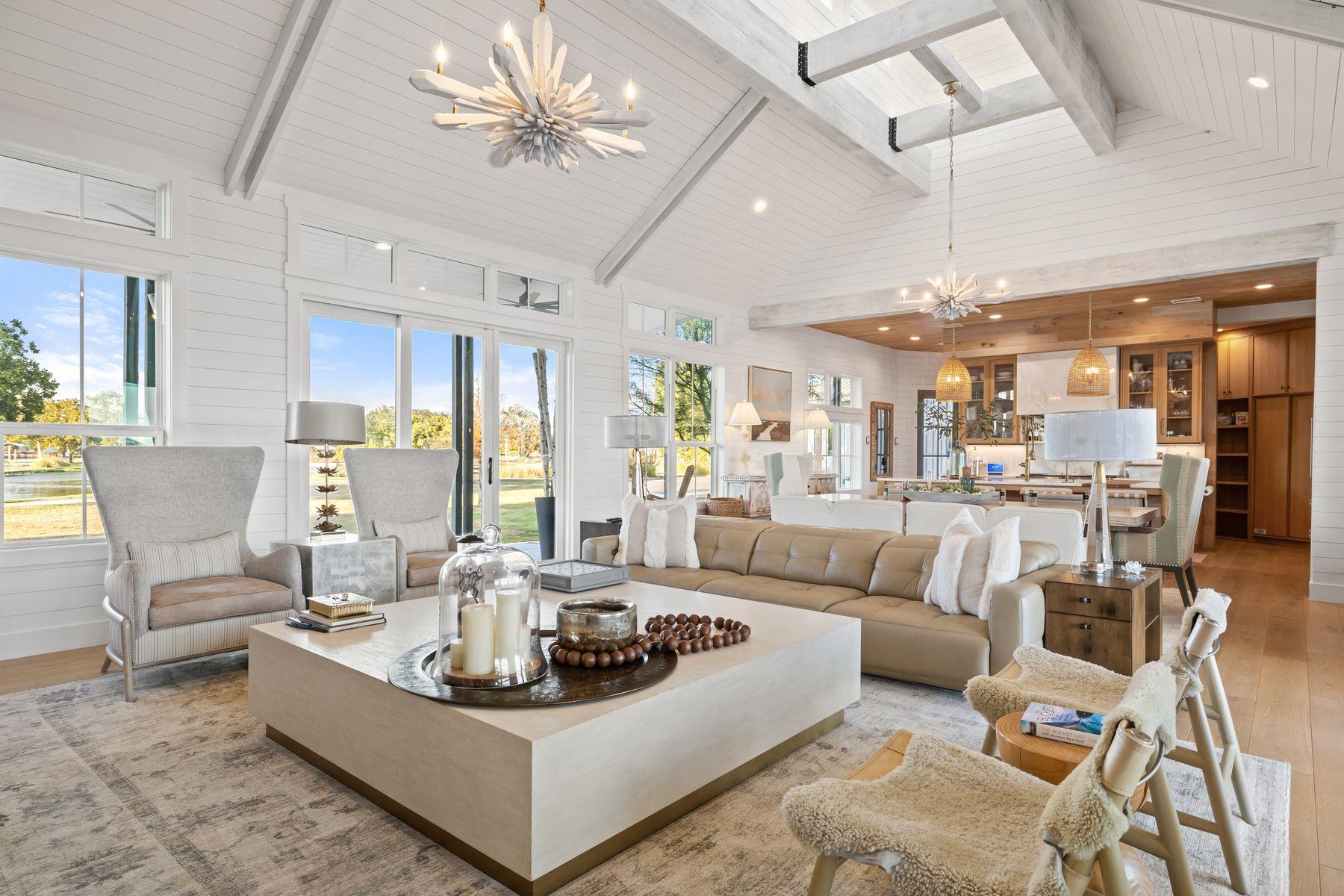 703 Woodland Hills Dr, Granite Shoals, TX 78654