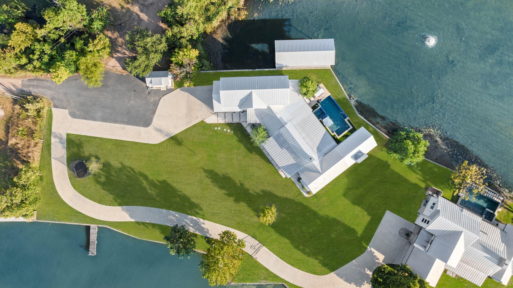 703 Woodland Hills Dr, Granite Shoals, TX 78654