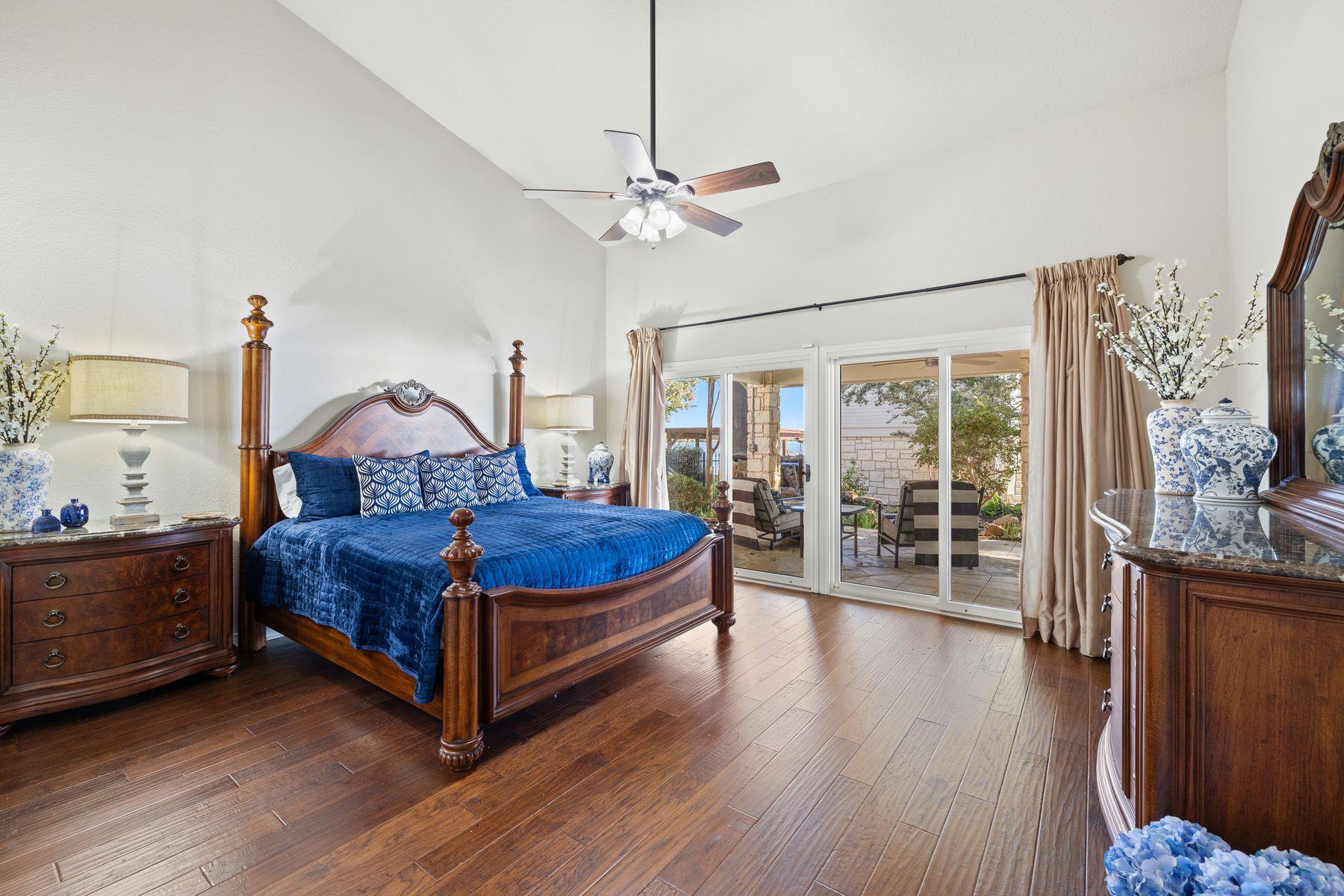 14 Beaver Is, Granite Shoals, TX 78654