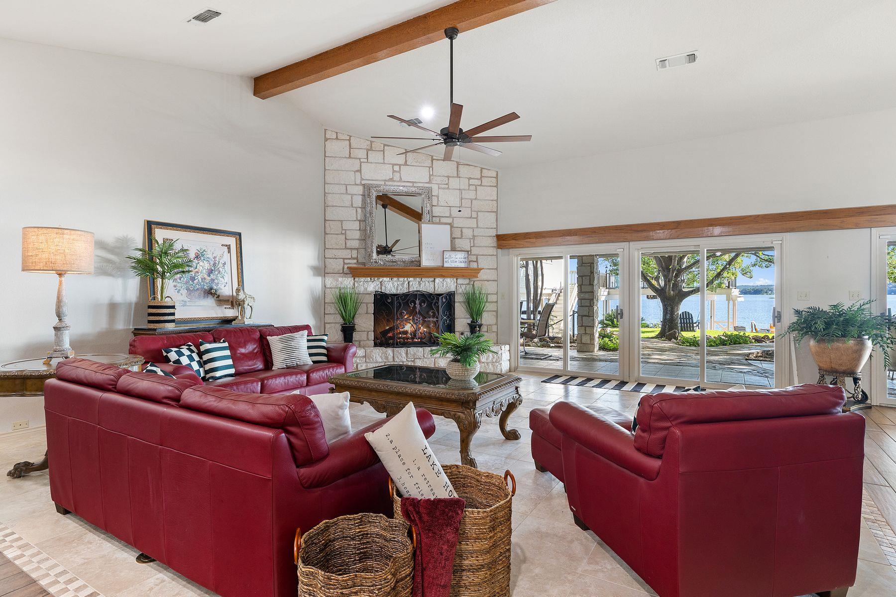 14 Beaver Is, Granite Shoals, TX 78654