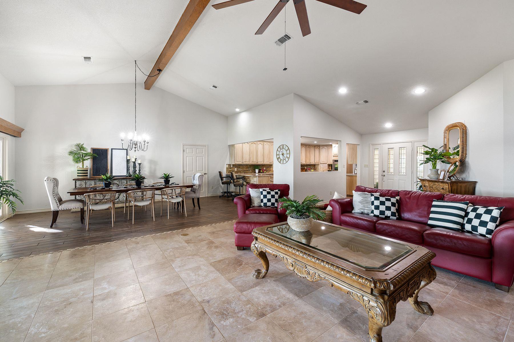 14 Beaver Is, Granite Shoals, TX 78654