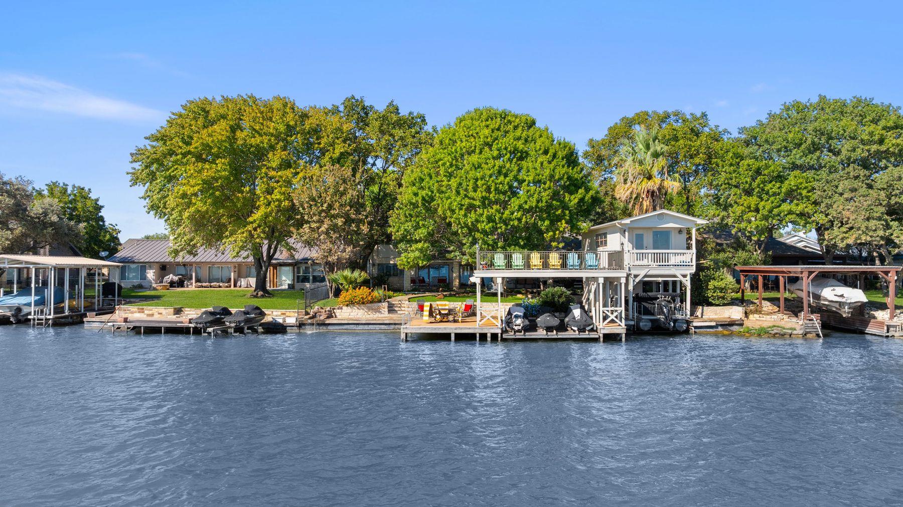 14 Beaver Is, Granite Shoals, TX 78654