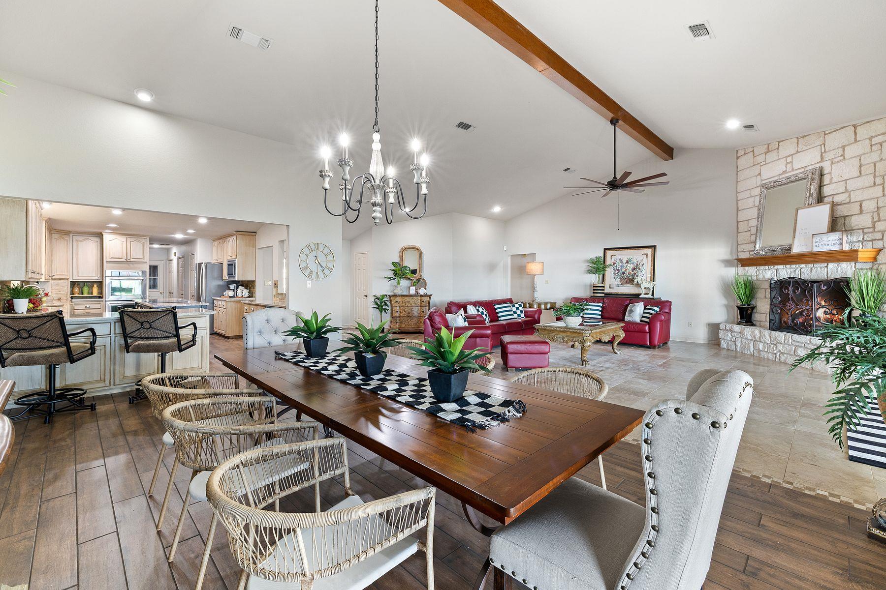 14 Beaver Is, Granite Shoals, TX 78654