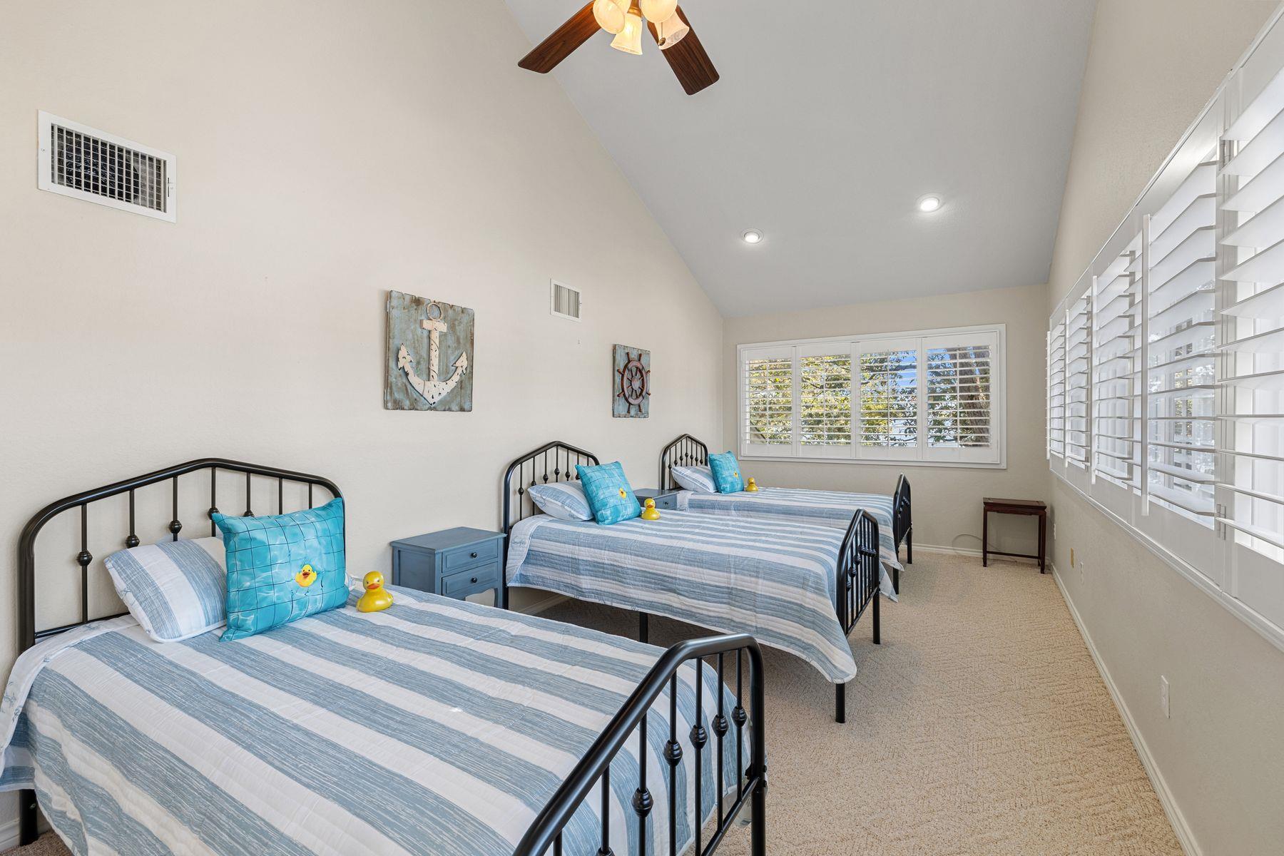 14 Beaver Is, Granite Shoals, TX 78654