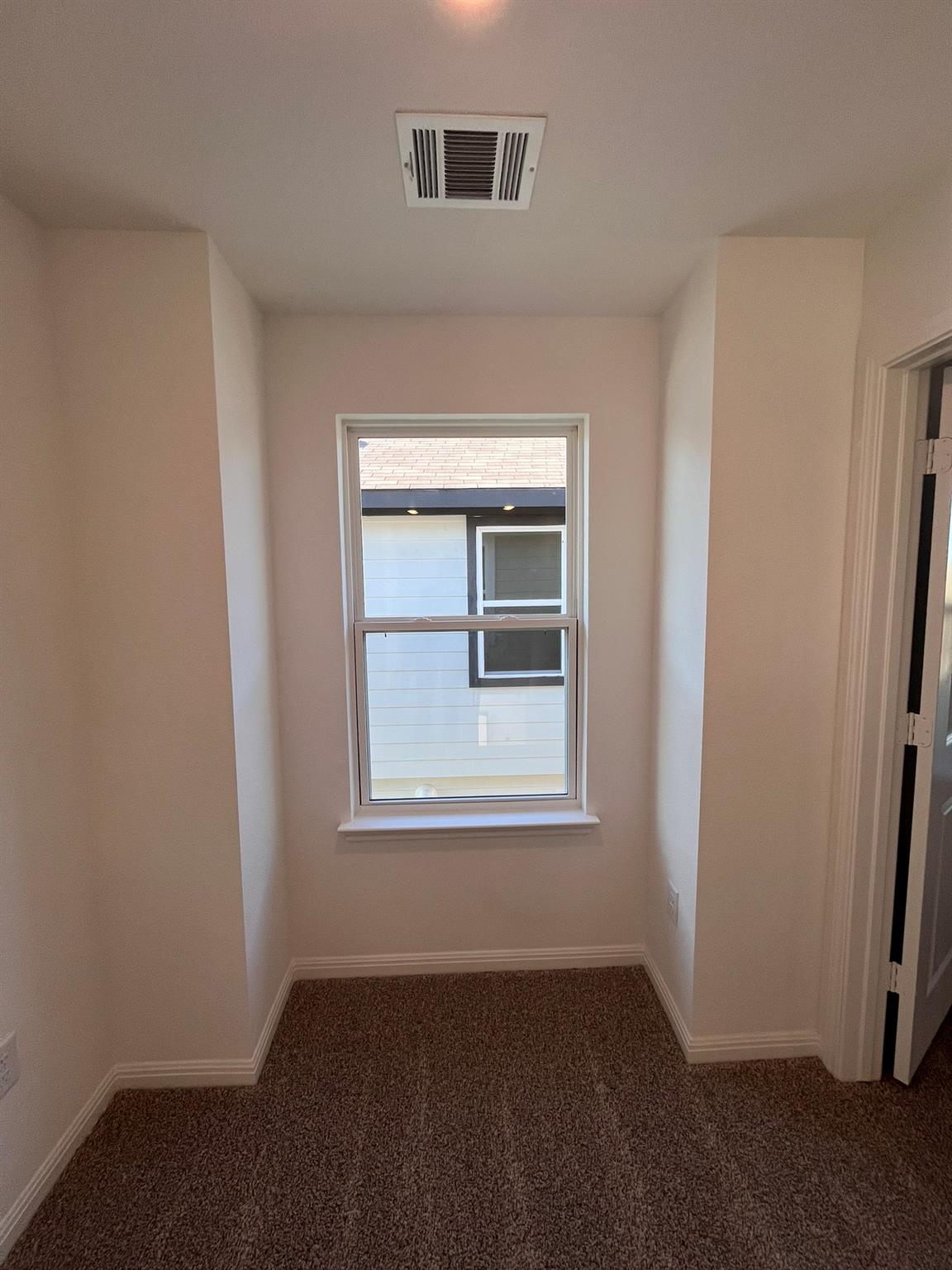 417 Lake Sweetwater Ln, Buda, TX 78610