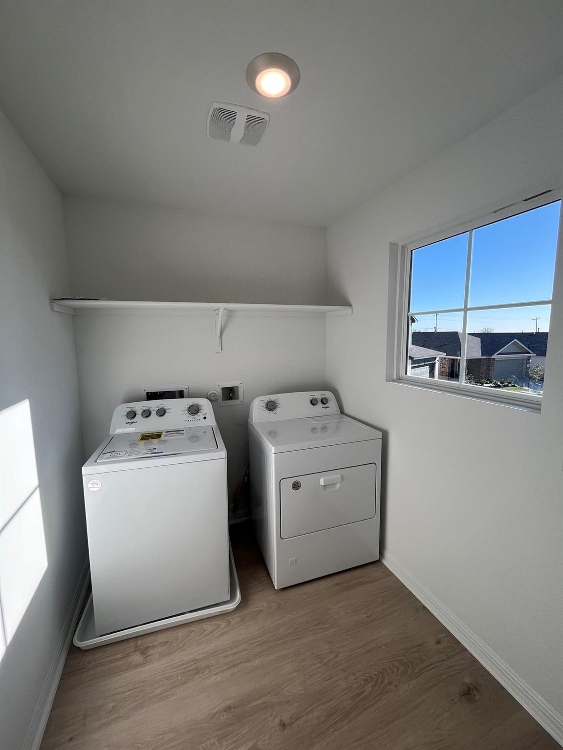 417 Lake Sweetwater Ln, Buda, TX 78610