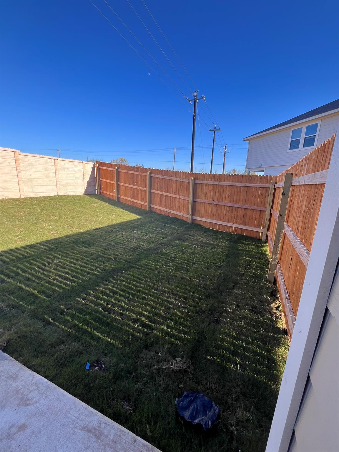 417 Lake Sweetwater Ln, Buda, TX 78610