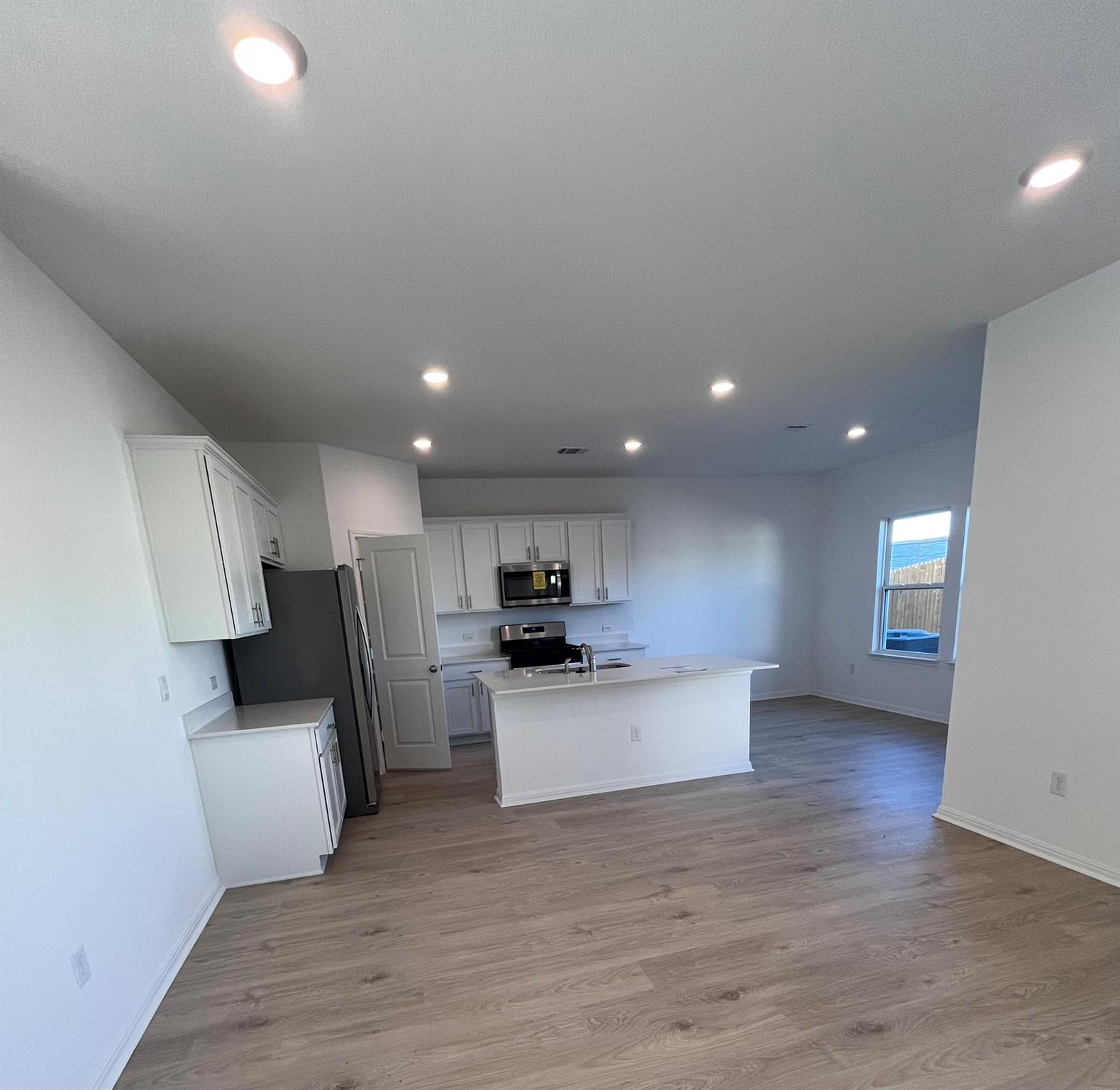 417 Lake Sweetwater Ln, Buda, TX 78610