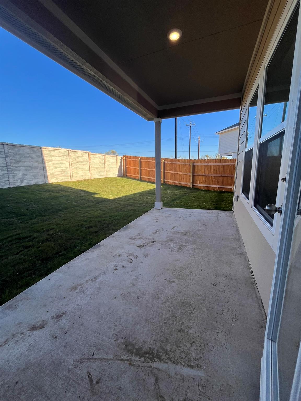 417 Lake Sweetwater Ln, Buda, TX 78610