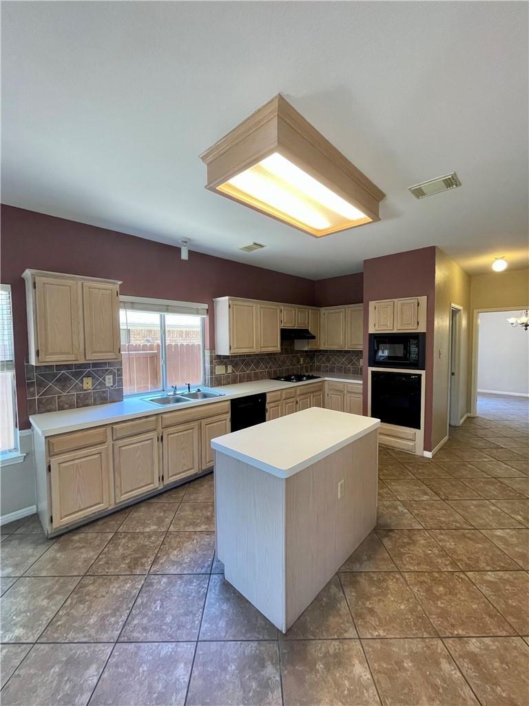 1881 Dapplegrey Ln, Austin, TX 78727