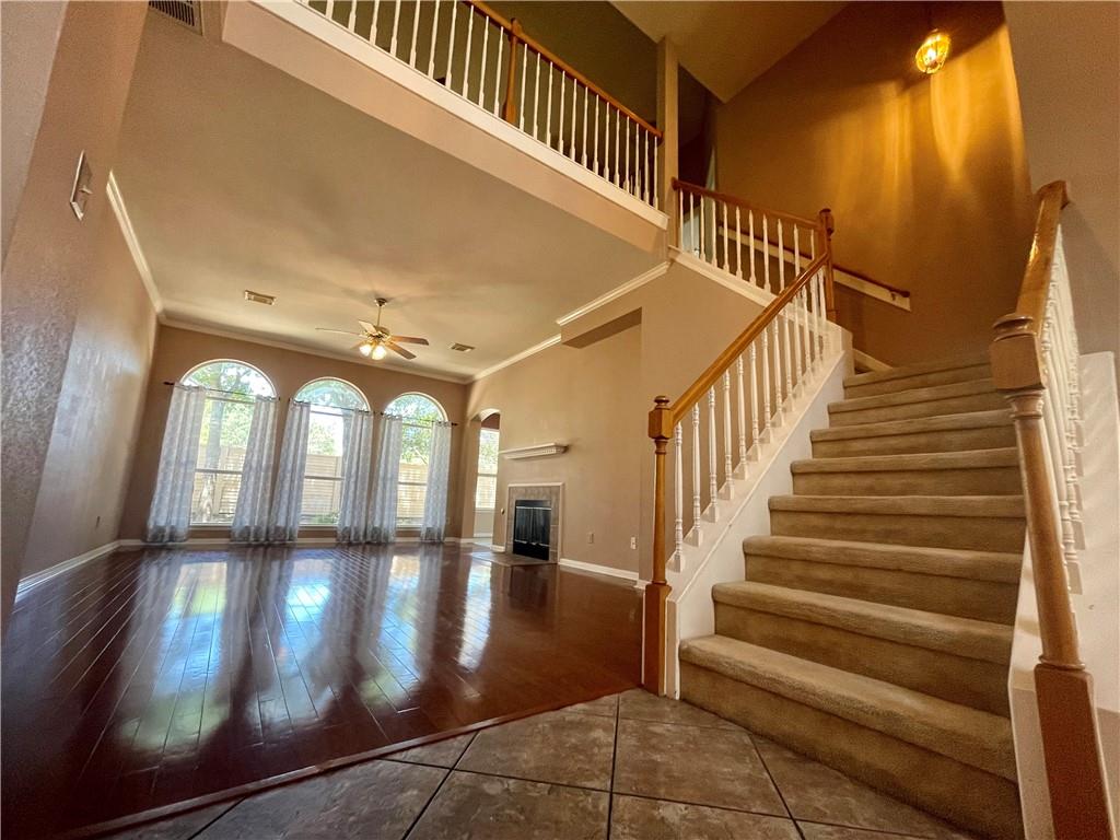 1881 Dapplegrey Ln, Austin, TX 78727