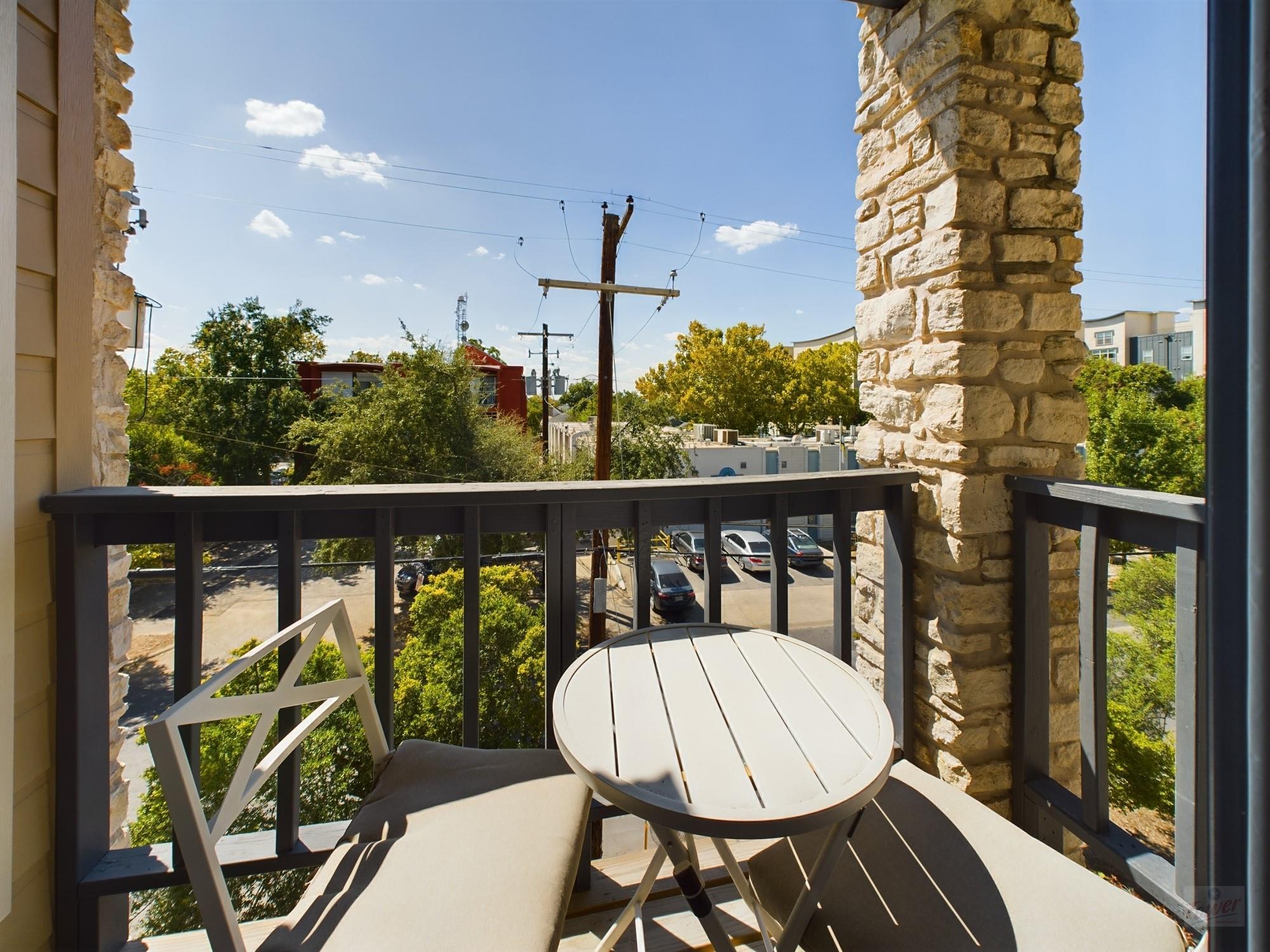 711 W 21st St # 304, Austin, TX 78705