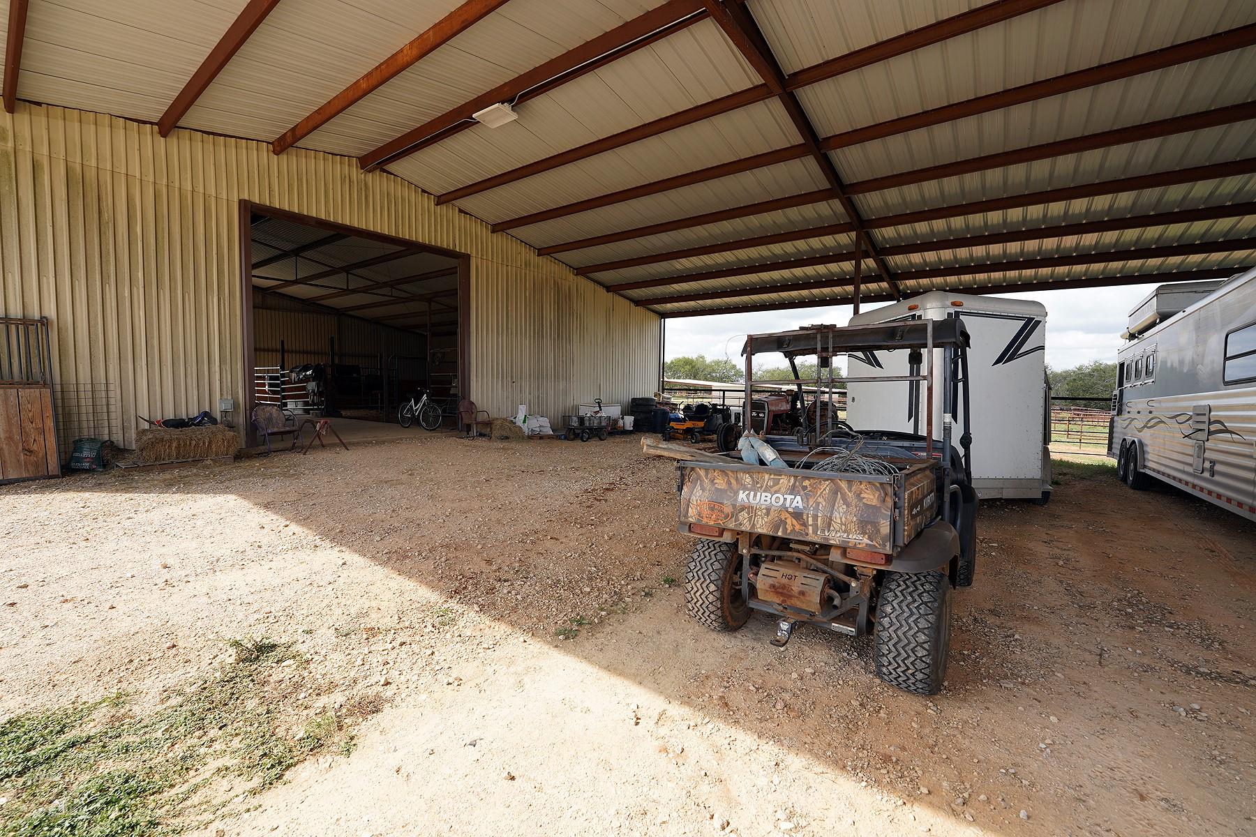 2542 Witter Rd, Lockhart, TX 78644