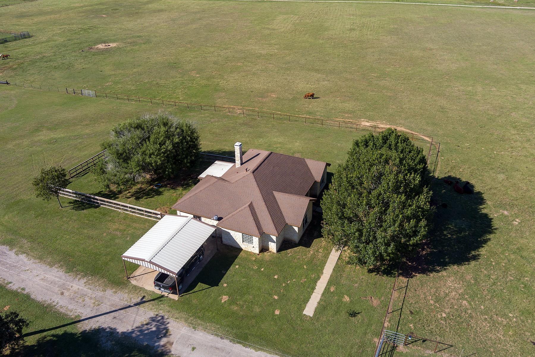 2542 Witter Rd, Lockhart, TX 78644