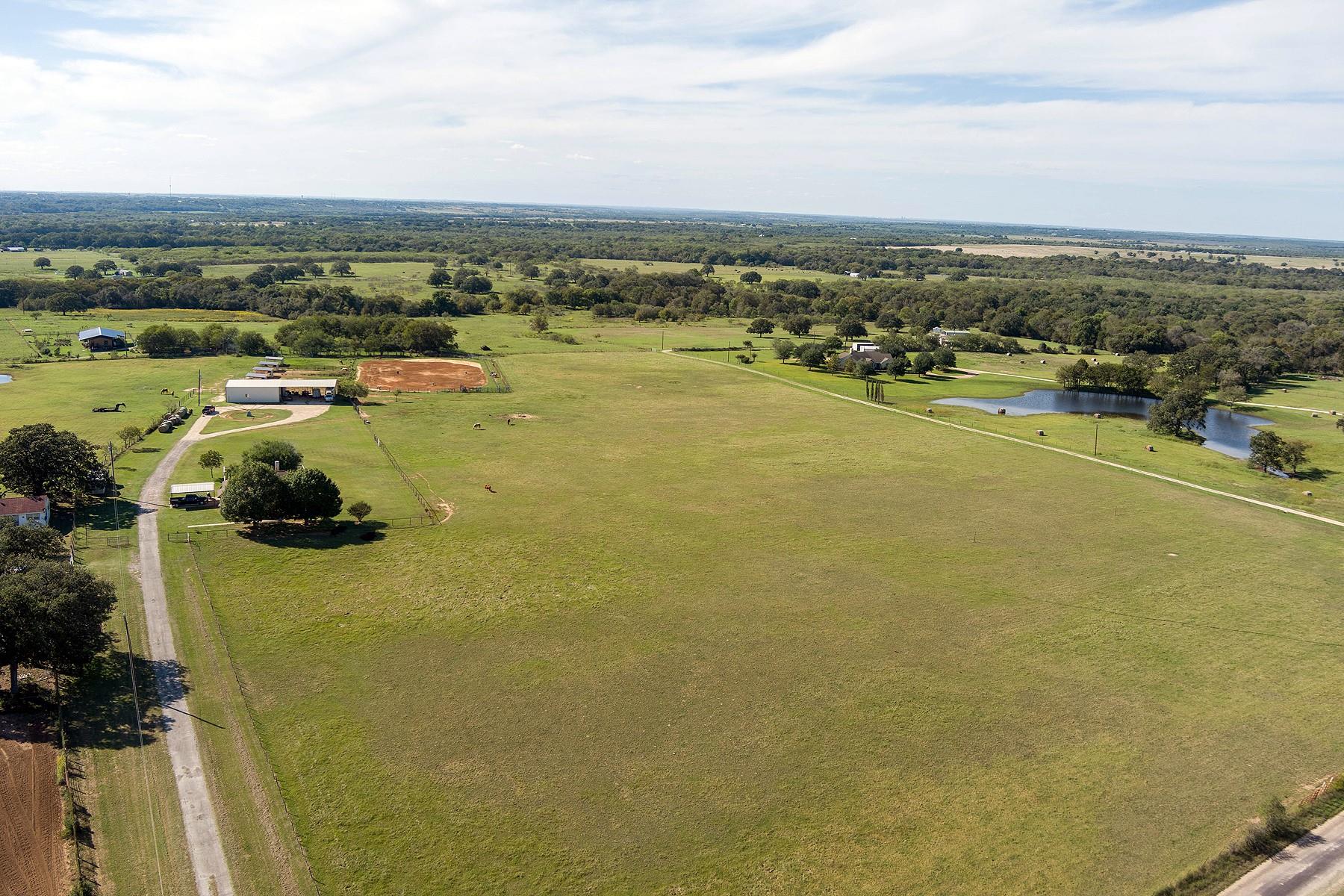 2542 Witter Rd, Lockhart, TX 78644