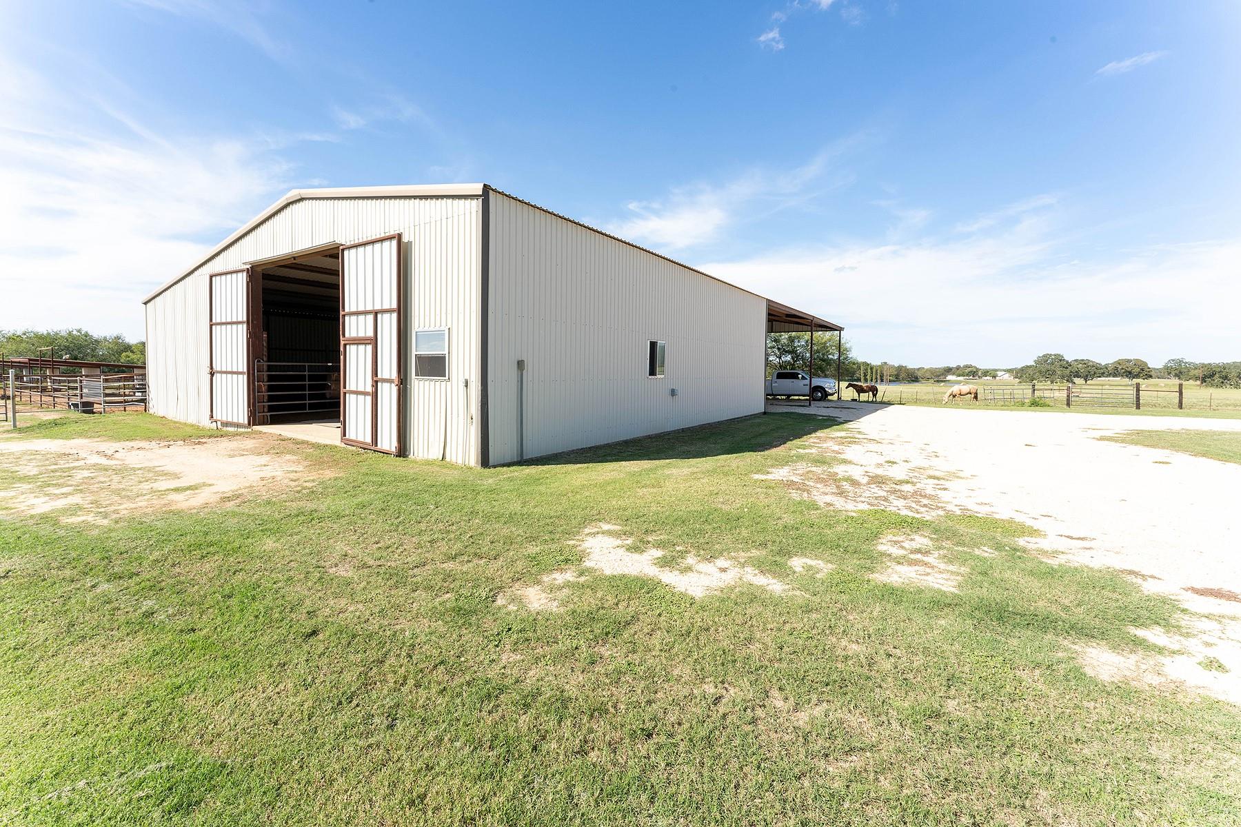 2542 Witter Rd, Lockhart, TX 78644