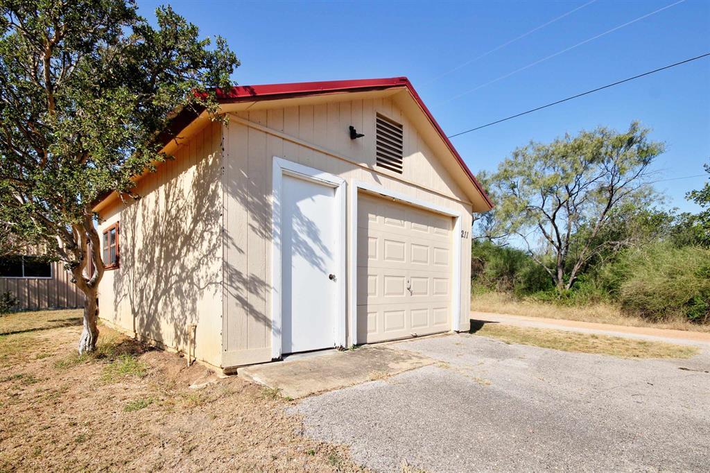211 Hwy 29, Llano, TX 78643