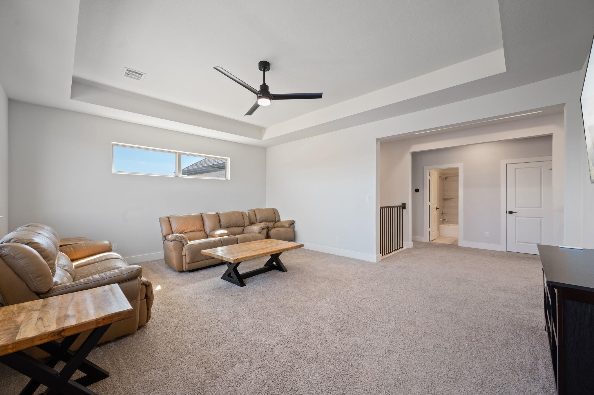 162 Groundhog Dr, Buda, TX 78610