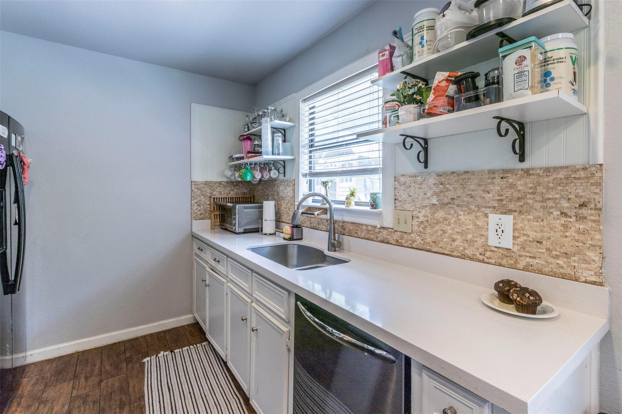 900 Lawnmont Dr, Round Rock, TX 78664