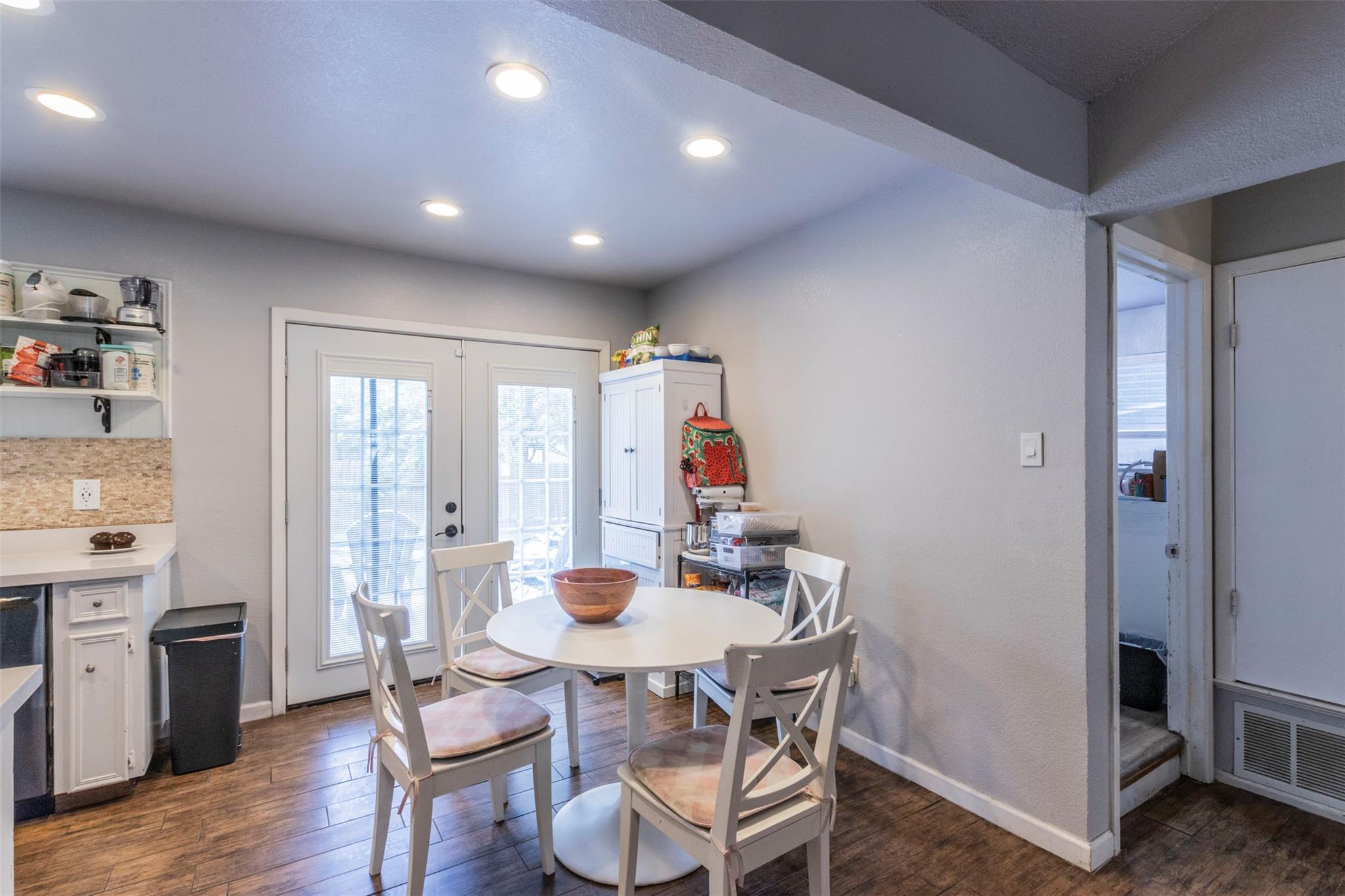 900 Lawnmont Dr, Round Rock, TX 78664