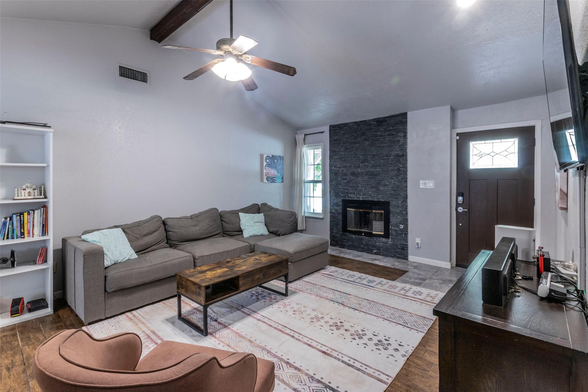 900 Lawnmont Dr, Round Rock, TX 78664