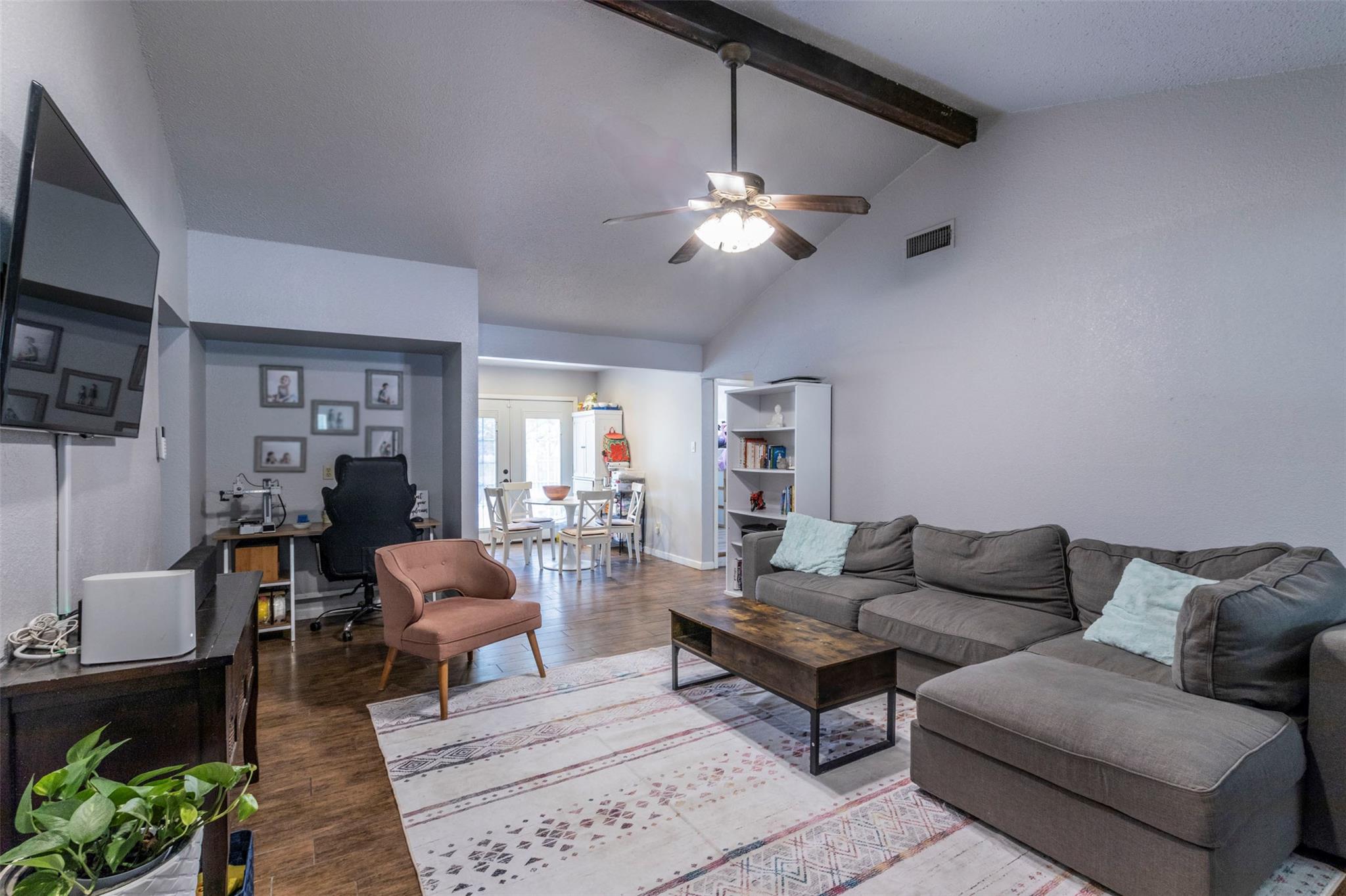 900 Lawnmont Dr, Round Rock, TX 78664